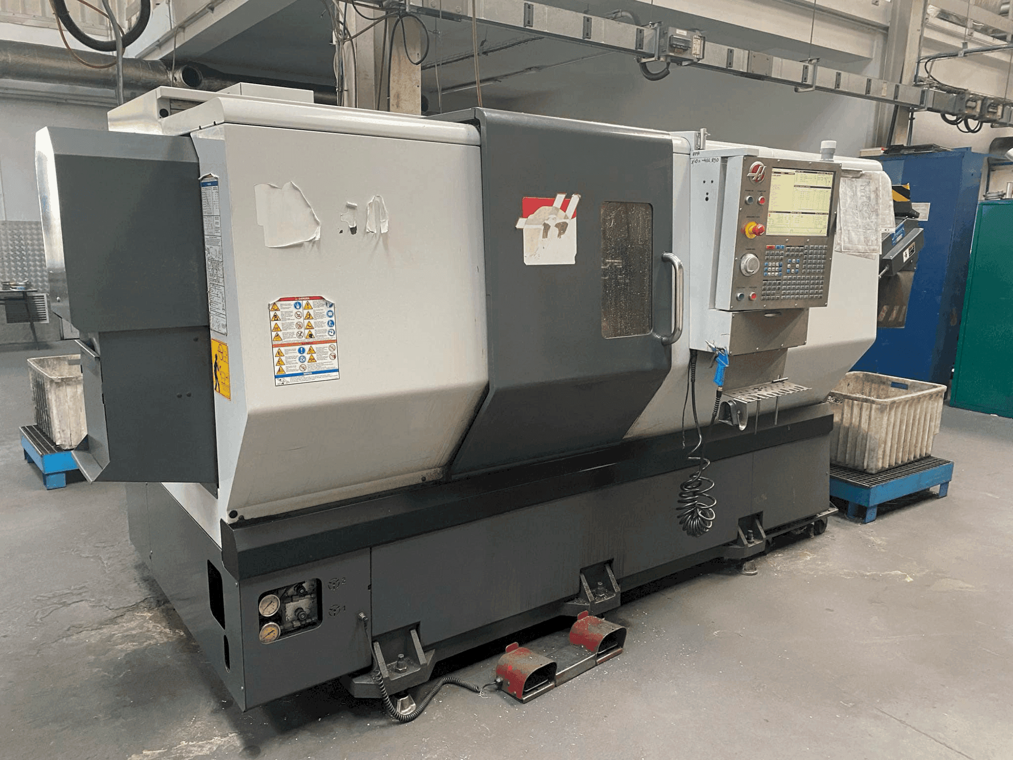 Vista frontale della macchina HAAS DS-30