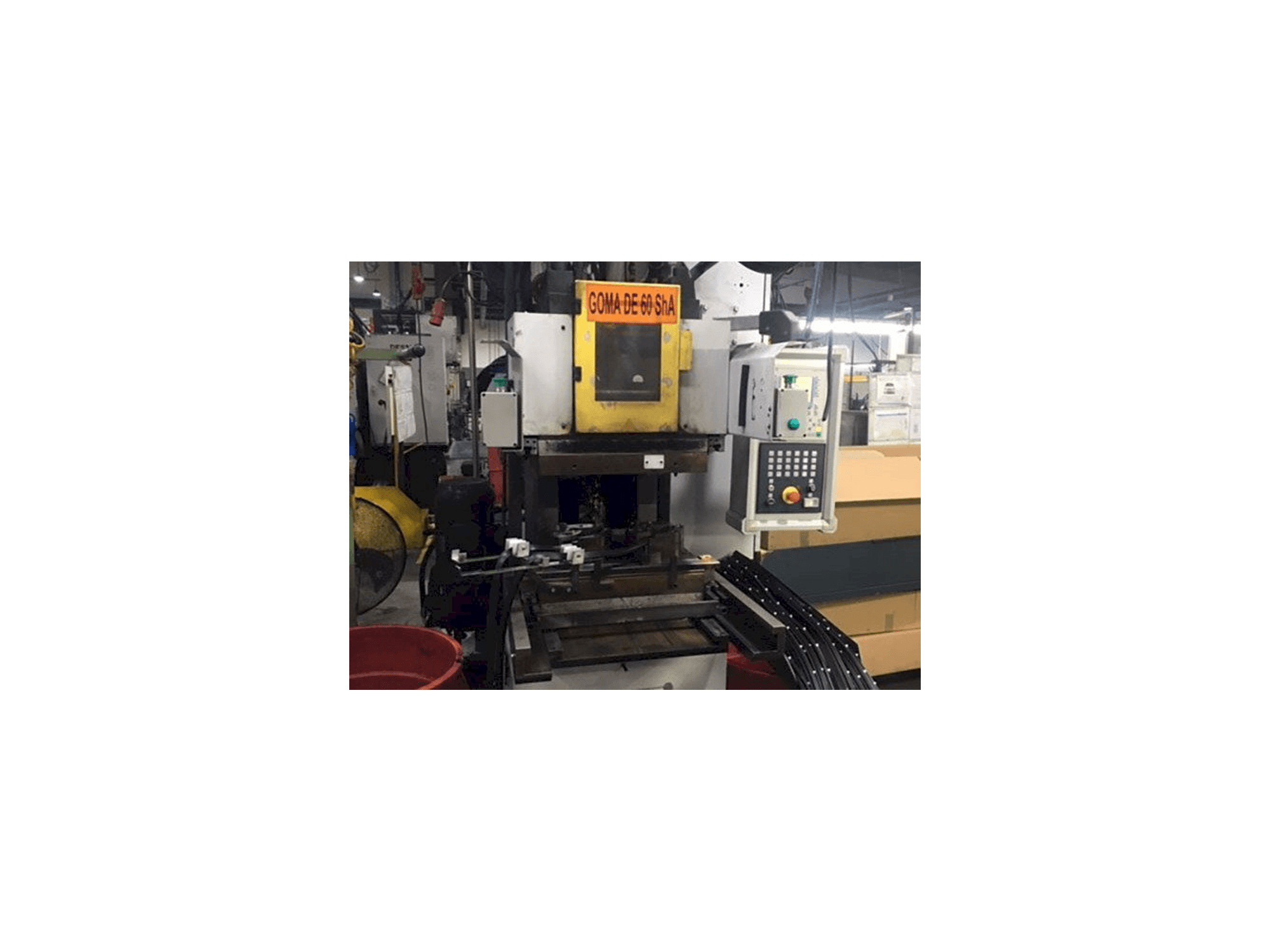 Vista frontale della macchina Kloeckner Desma 956.050 Z0