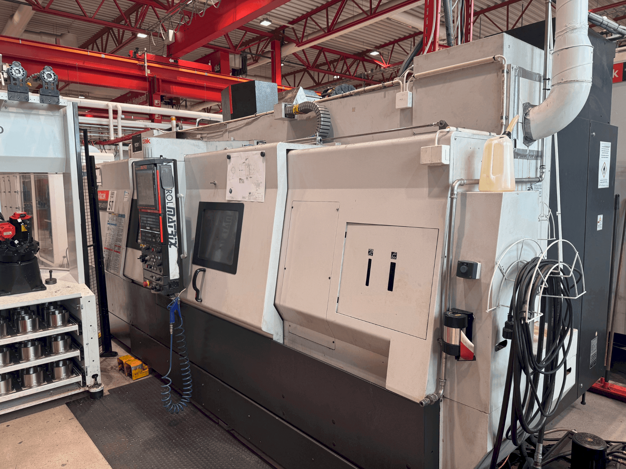 Vista frontale della macchina Mazak Integrex 400-IV ST