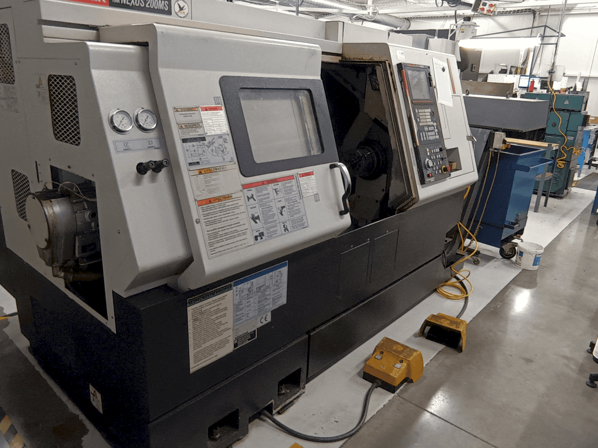 Vista frontale della macchina Mazak Quick Turn NEXUS 200MS