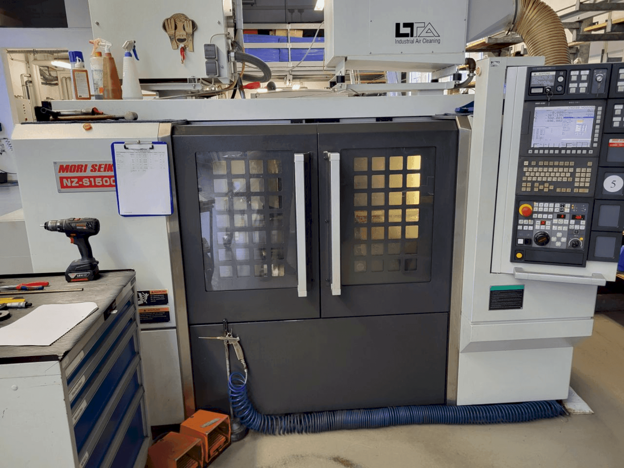 Vista frontale della macchina MORI SEIKI NZ-S1500