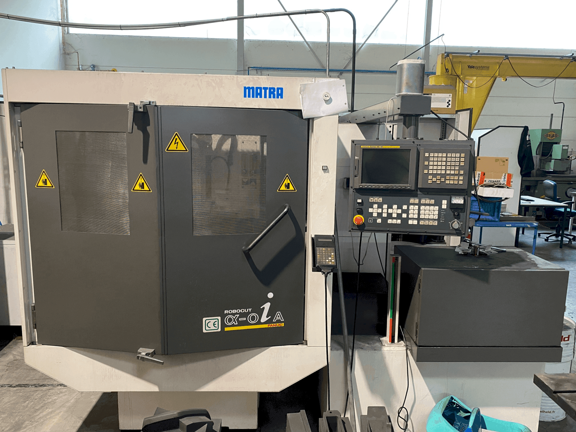 Vista frontale della macchina FANUC ROBOCUT α-0iA