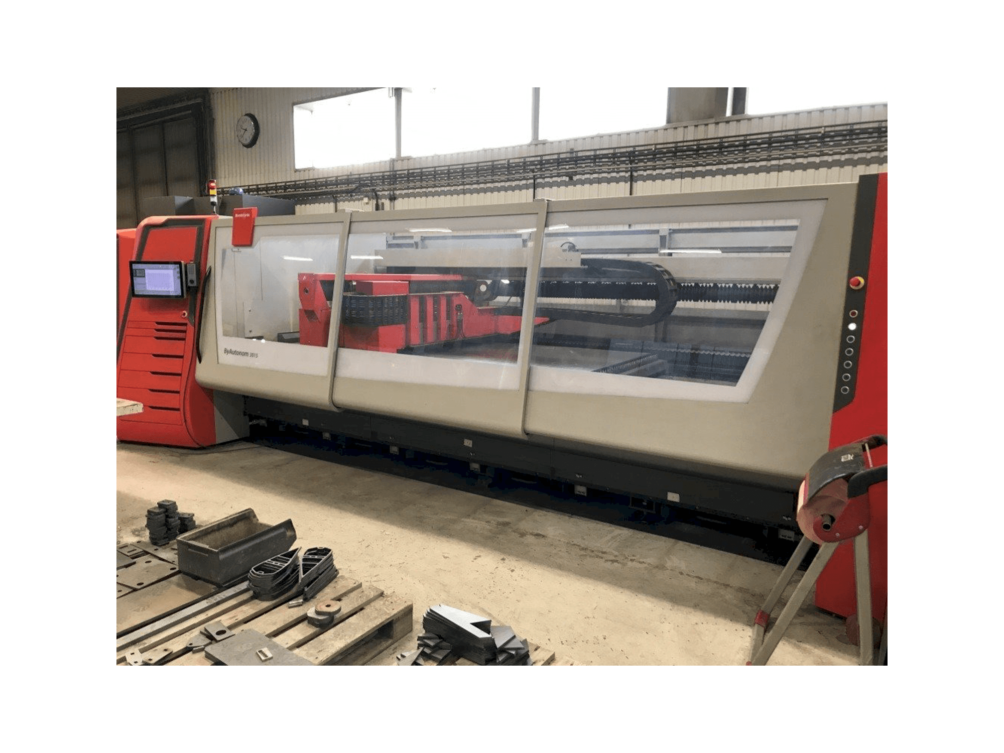 Vista laterale destra della macchina Bystronic ByAutonom 3015