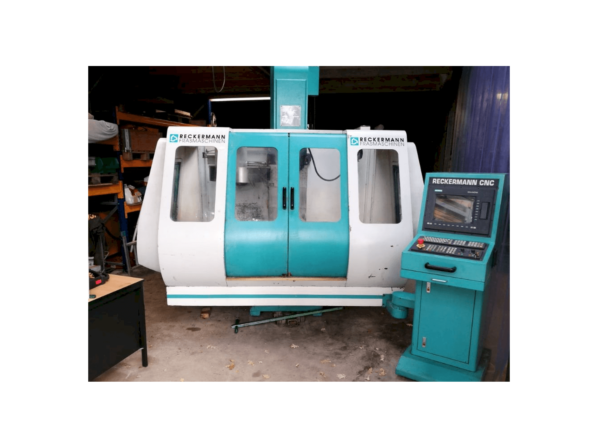 Vista frontale della macchina RECKERMANN VMC 850