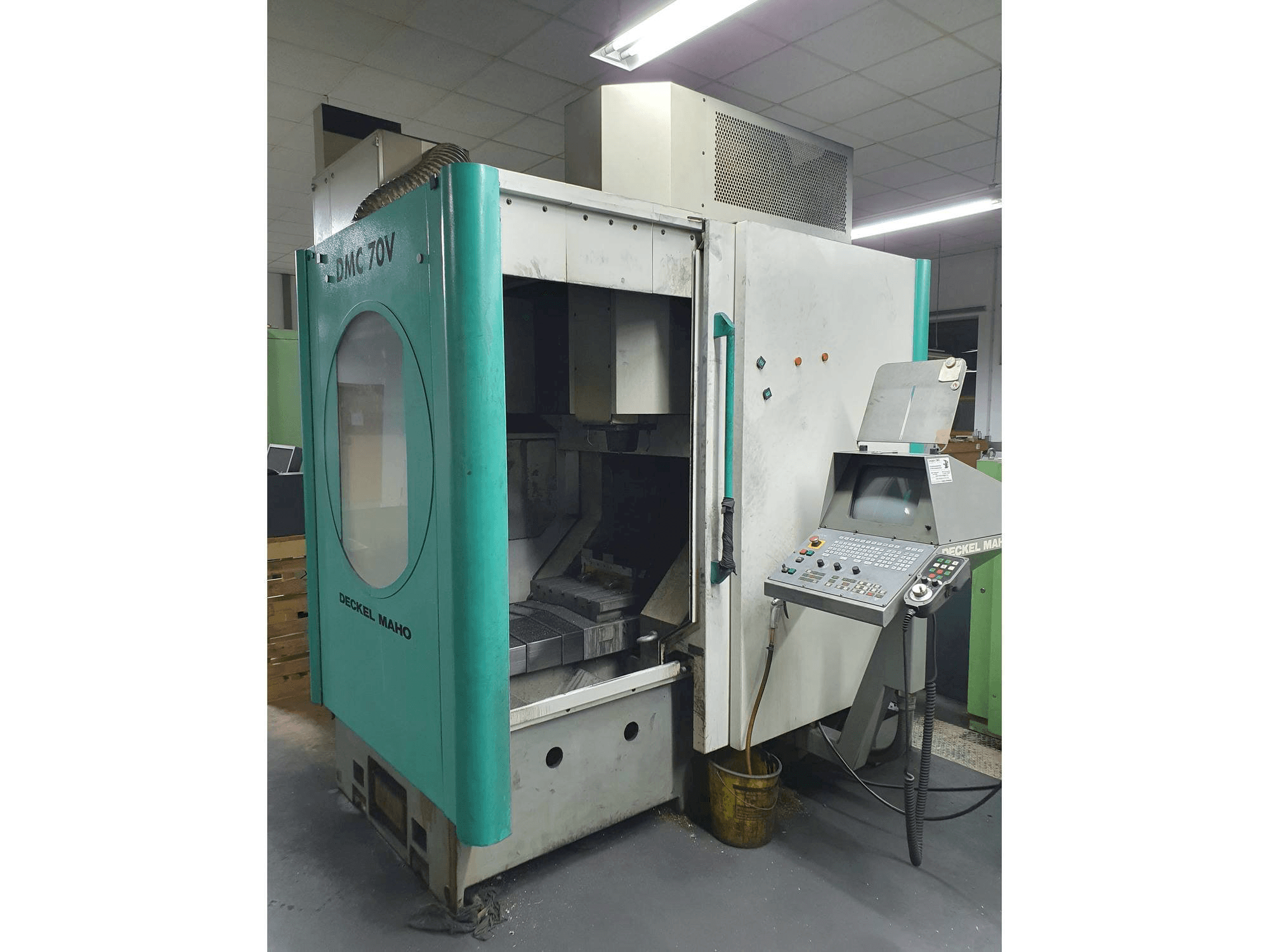 Vista frontale della macchina DMG DMC 70 V