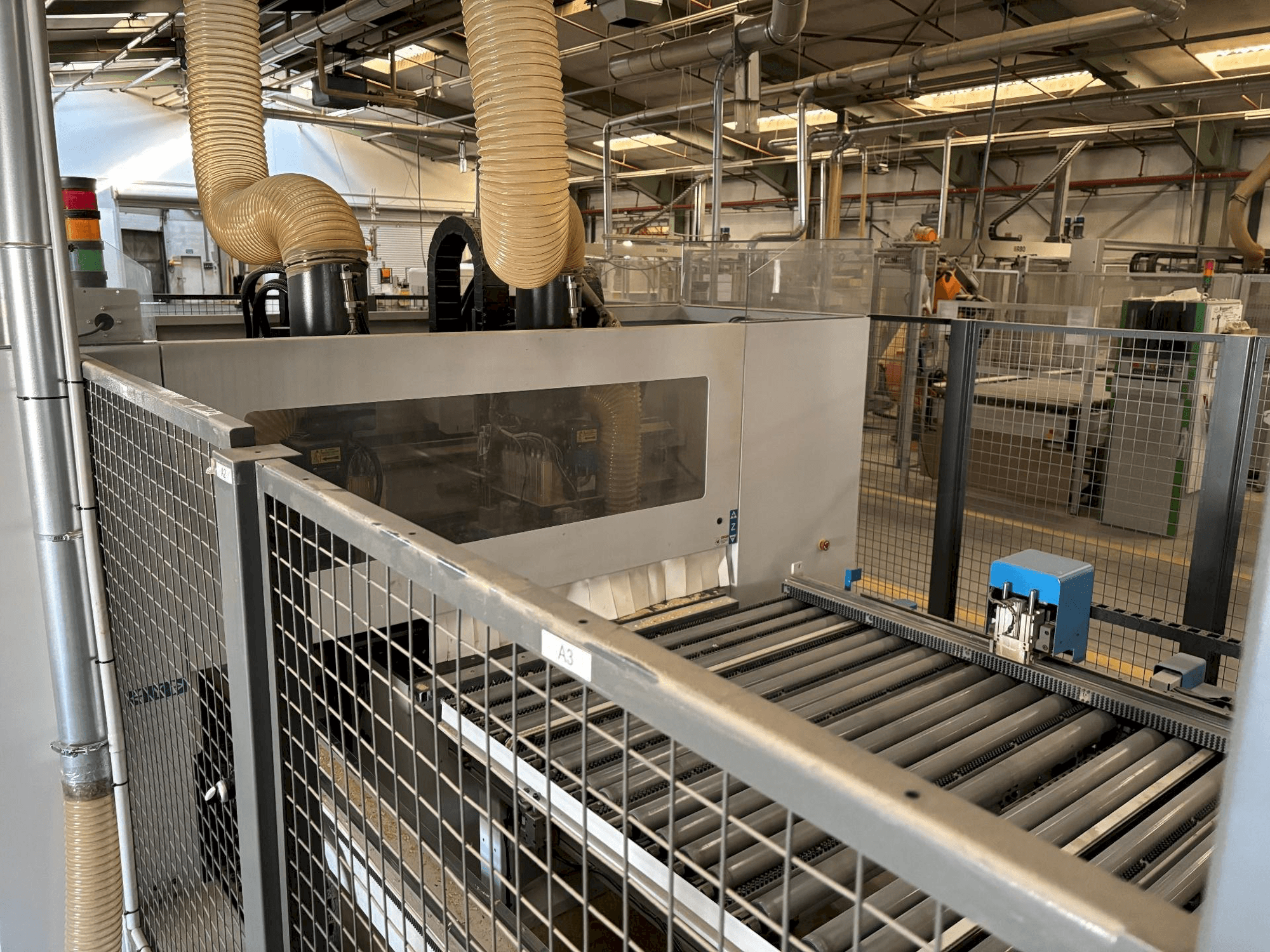 Vista frontale della macchina MASTERWOOD MASTERDRILL TF 600 SA