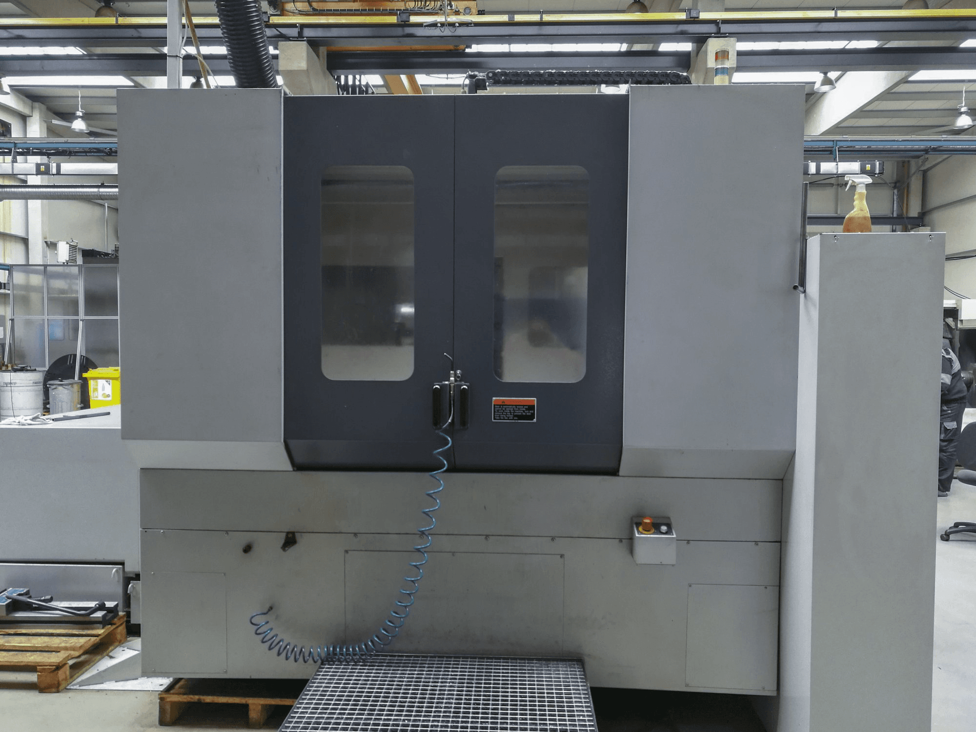 Vista frontale della macchina MORI SEIKI MH-633