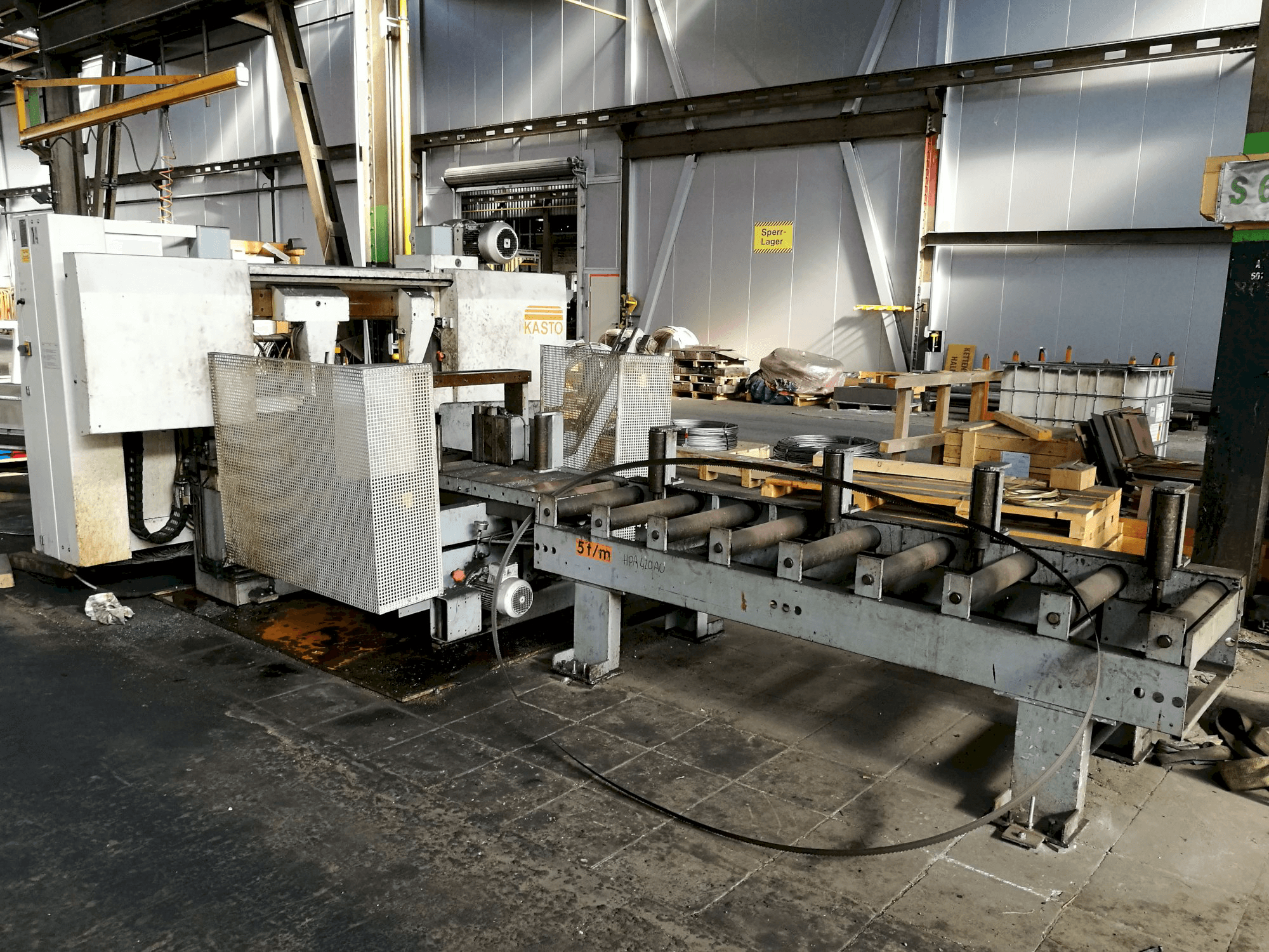 Vista lato destro della macchina KASTO HBA 420 AU