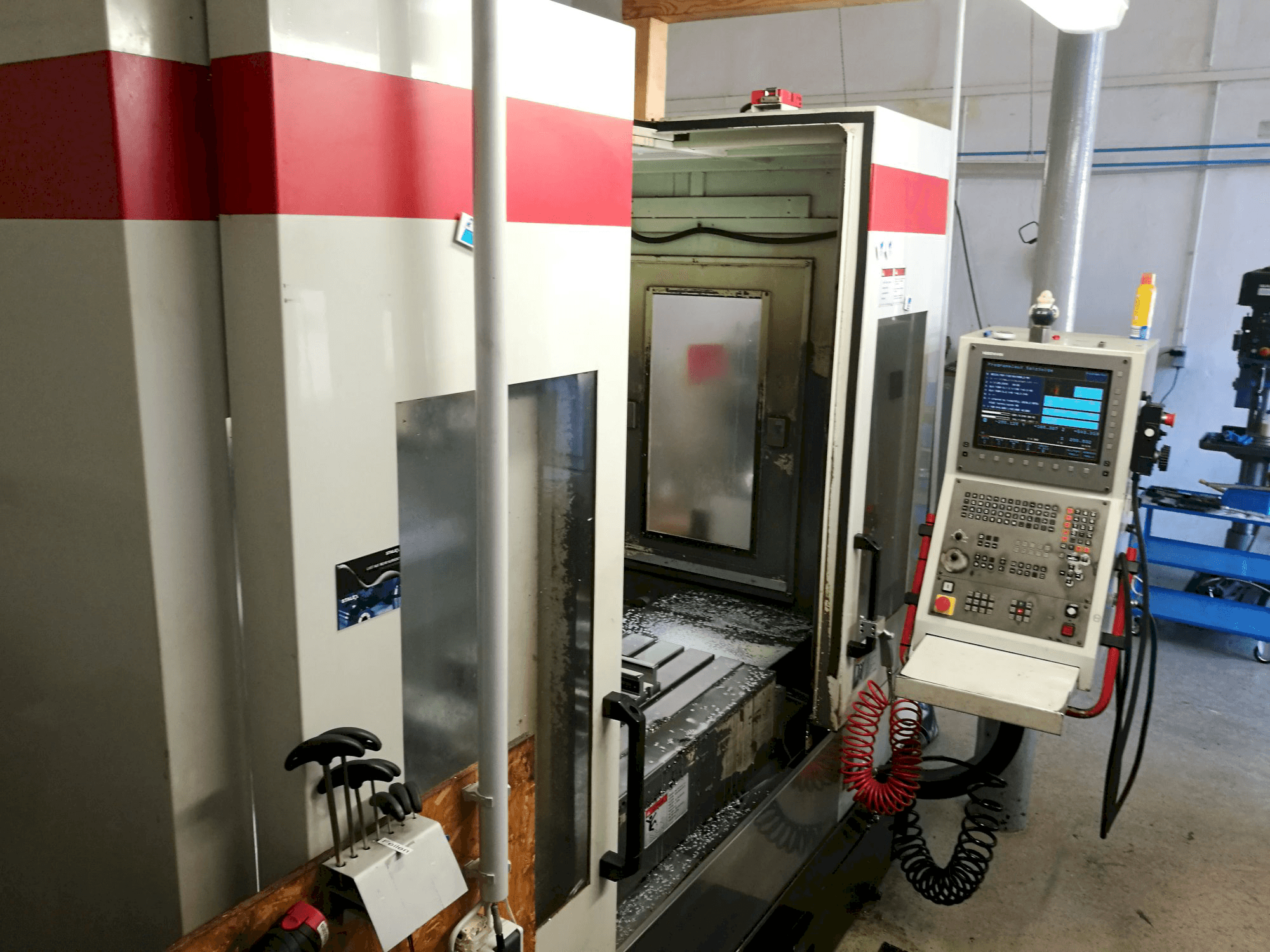 Vista lato sinistro della macchina Quaser MV 204 II E