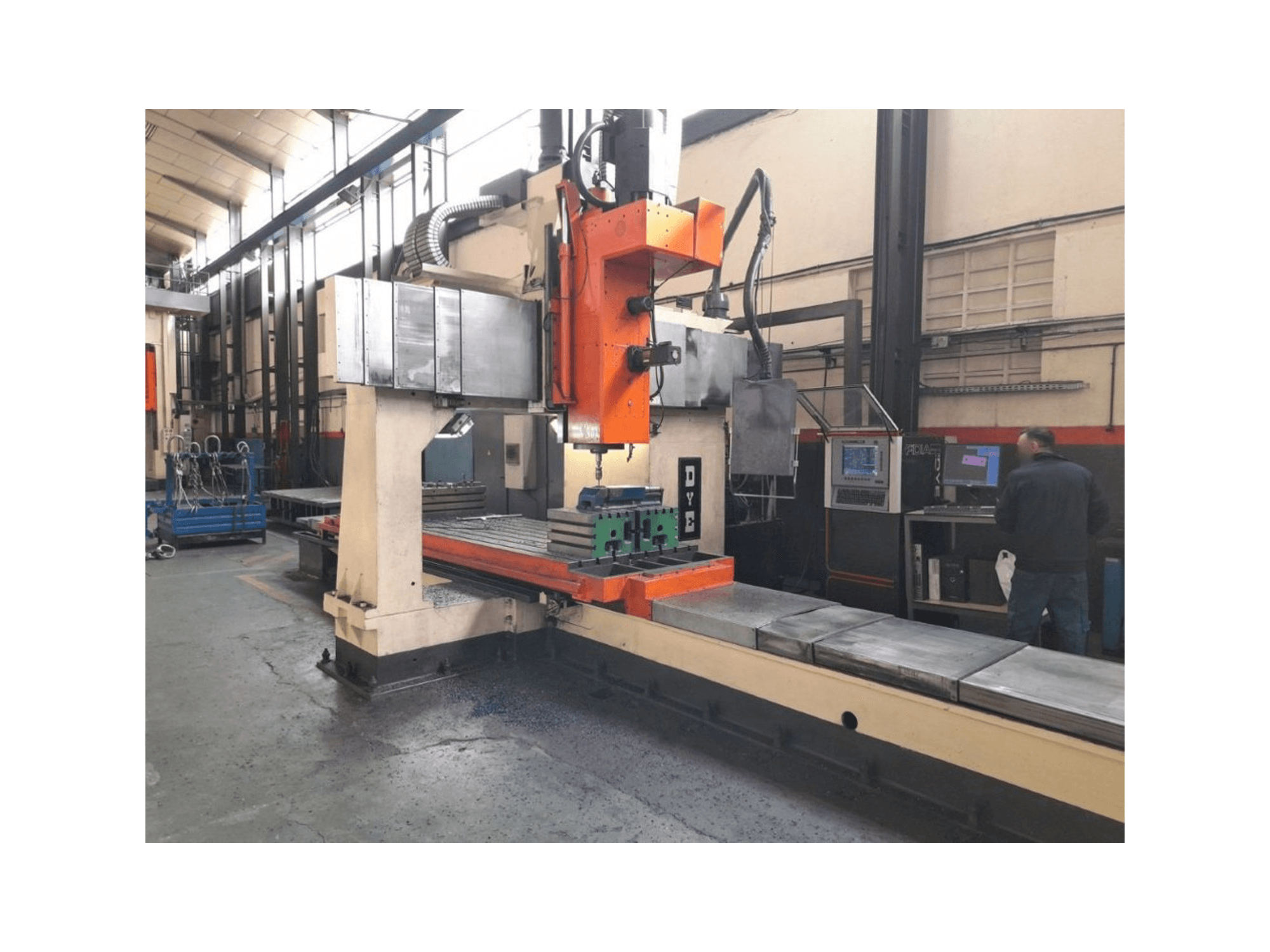 Vista frontale della macchina DYE FBF-C-N/C