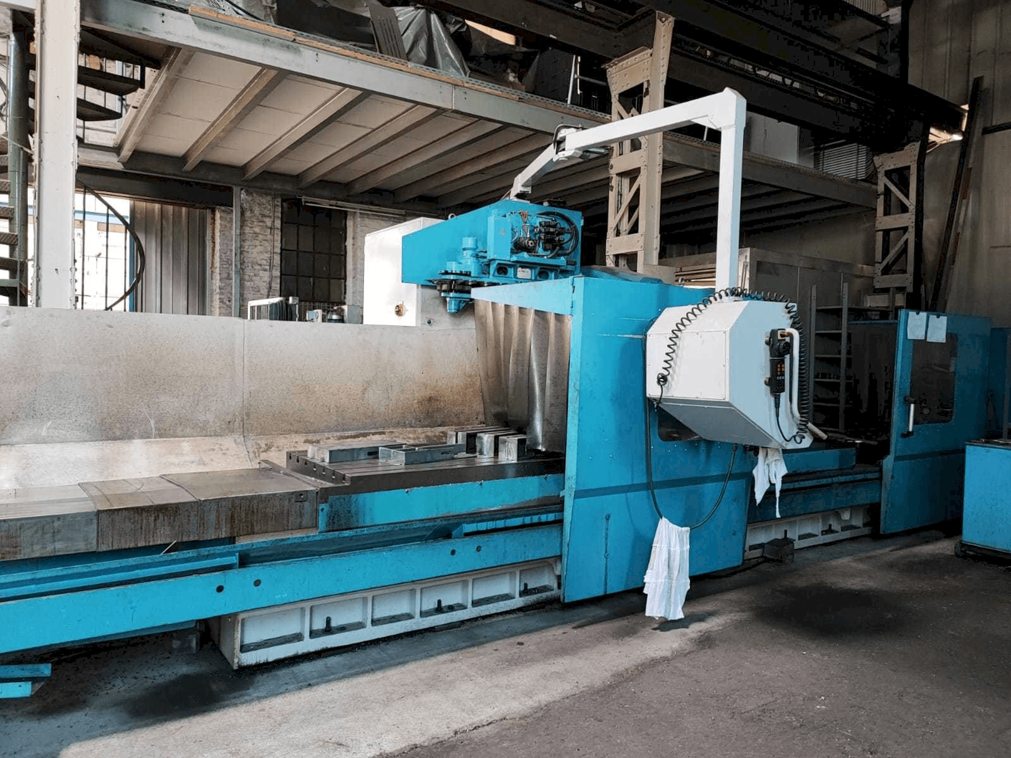 Vista frontale della macchina MTE BF 4200