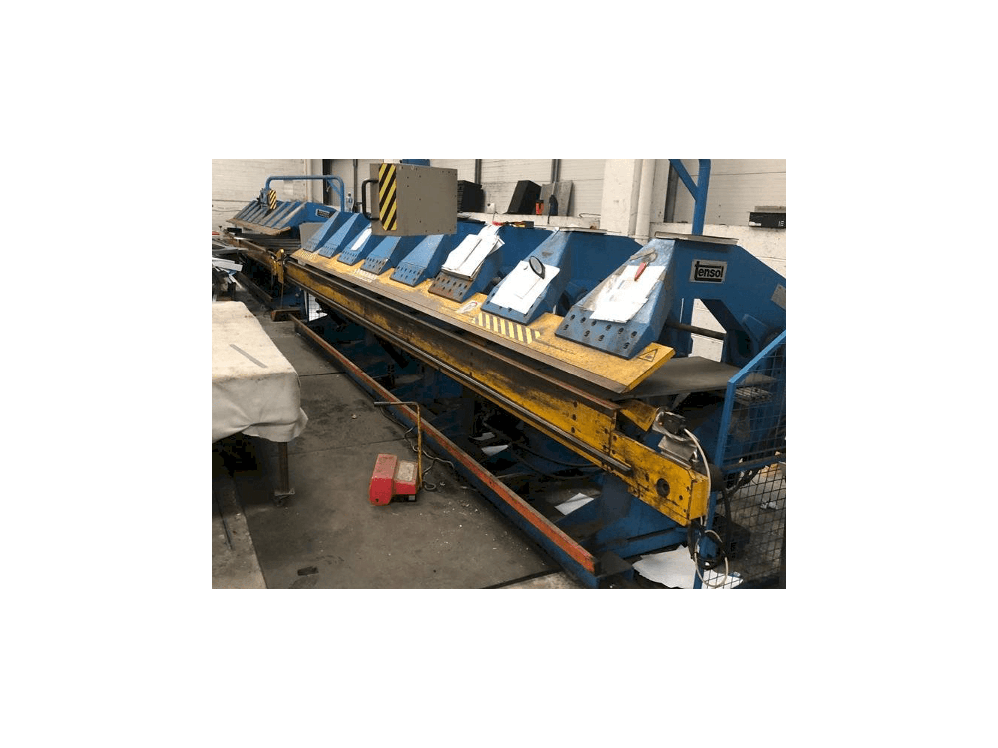 Vista frontale della macchina Tensol H200-6.2