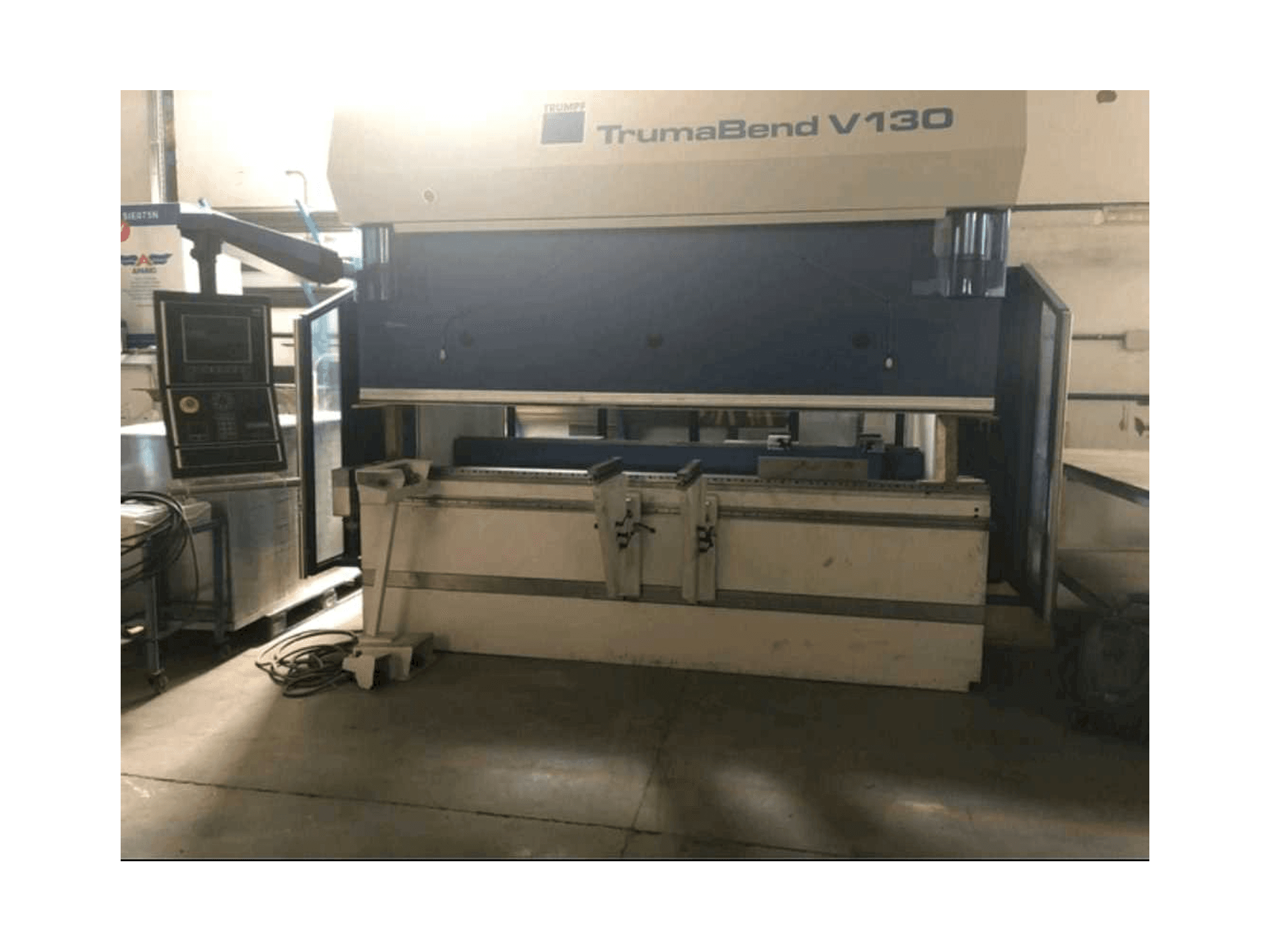 Vista frontale della macchina Trumpf TrumaBend V130