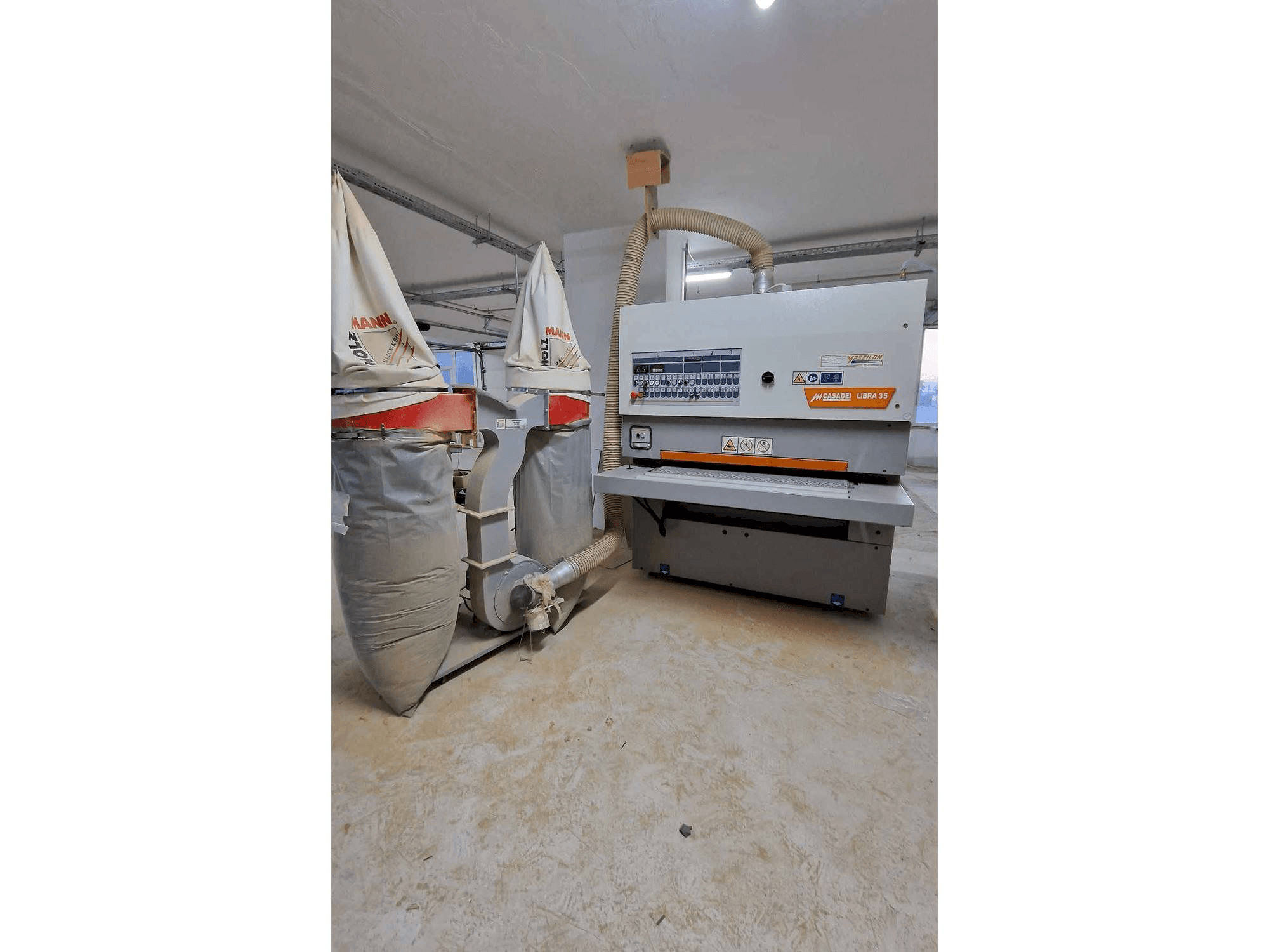 Vista frontale della macchina CASADEI LIBRA 35