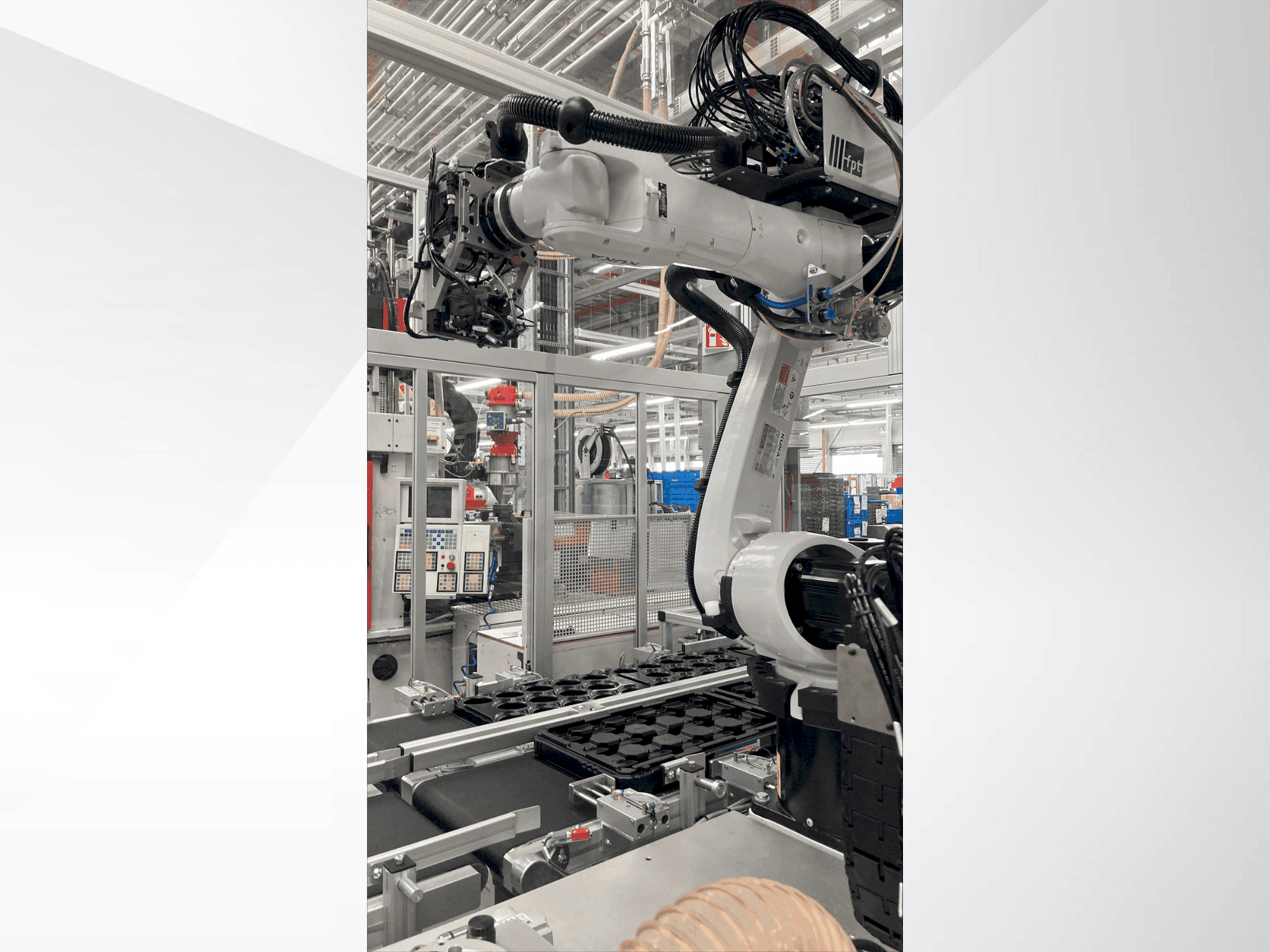 Vista frontale della macchina KUKA KR 10 R1440-2