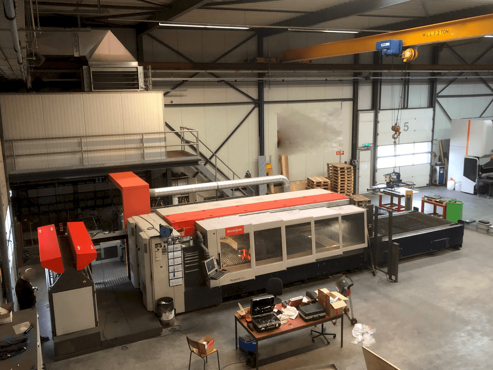 Vista frontale della macchina Bystronic Byspeed 3015