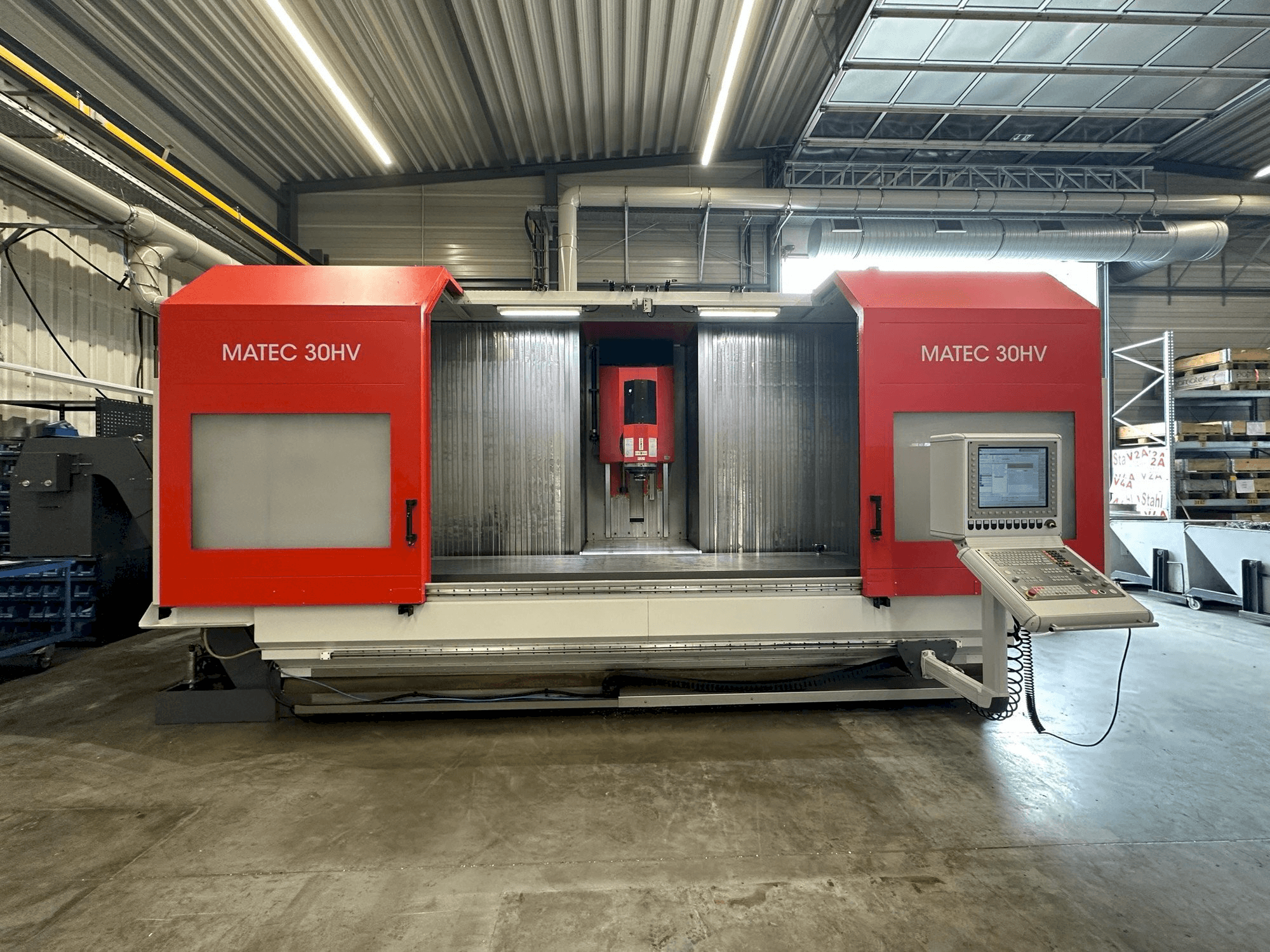 Vista frontale della macchina Matec 30HV