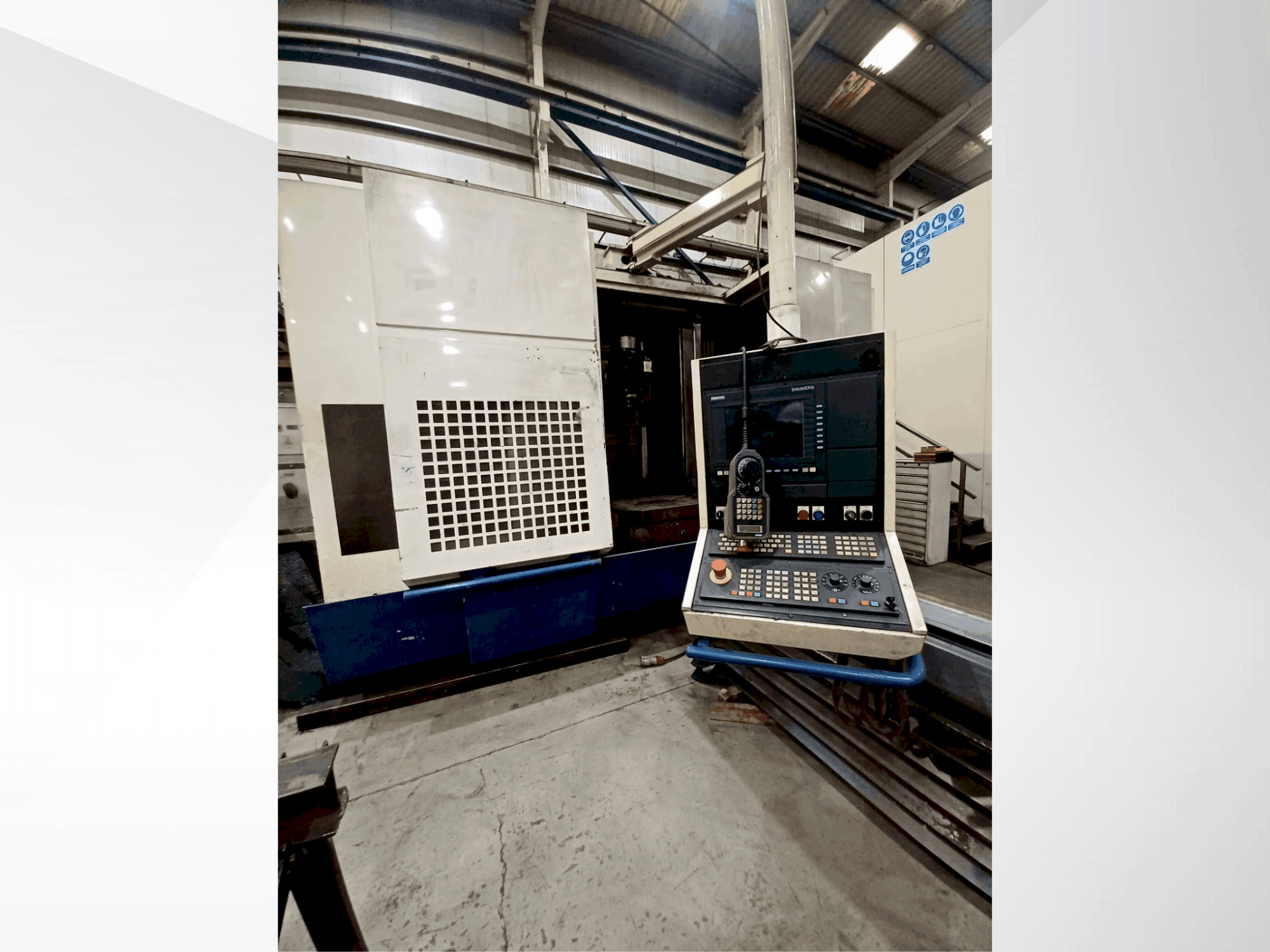 Vista frontale della macchina Huron EX-C