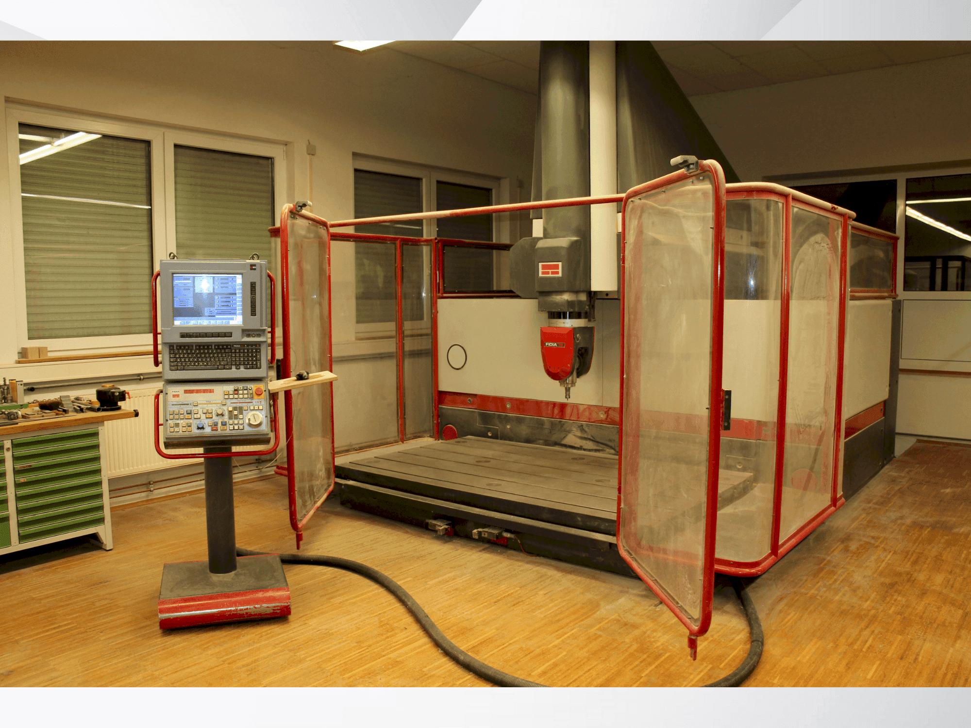 Vista frontale della macchina Fidia Digit 218