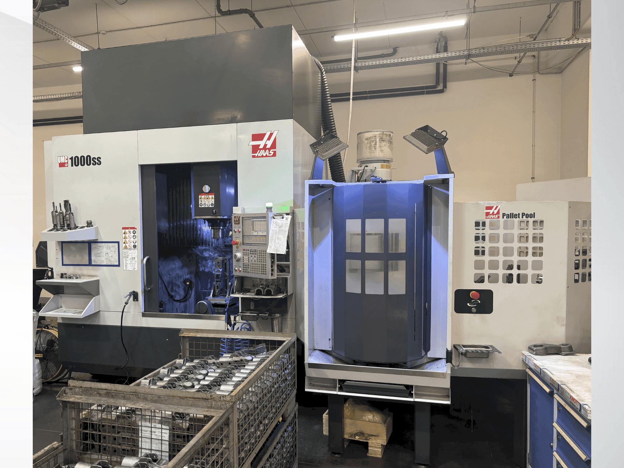 Vista frontale della macchina HAAS UMC-1000SS