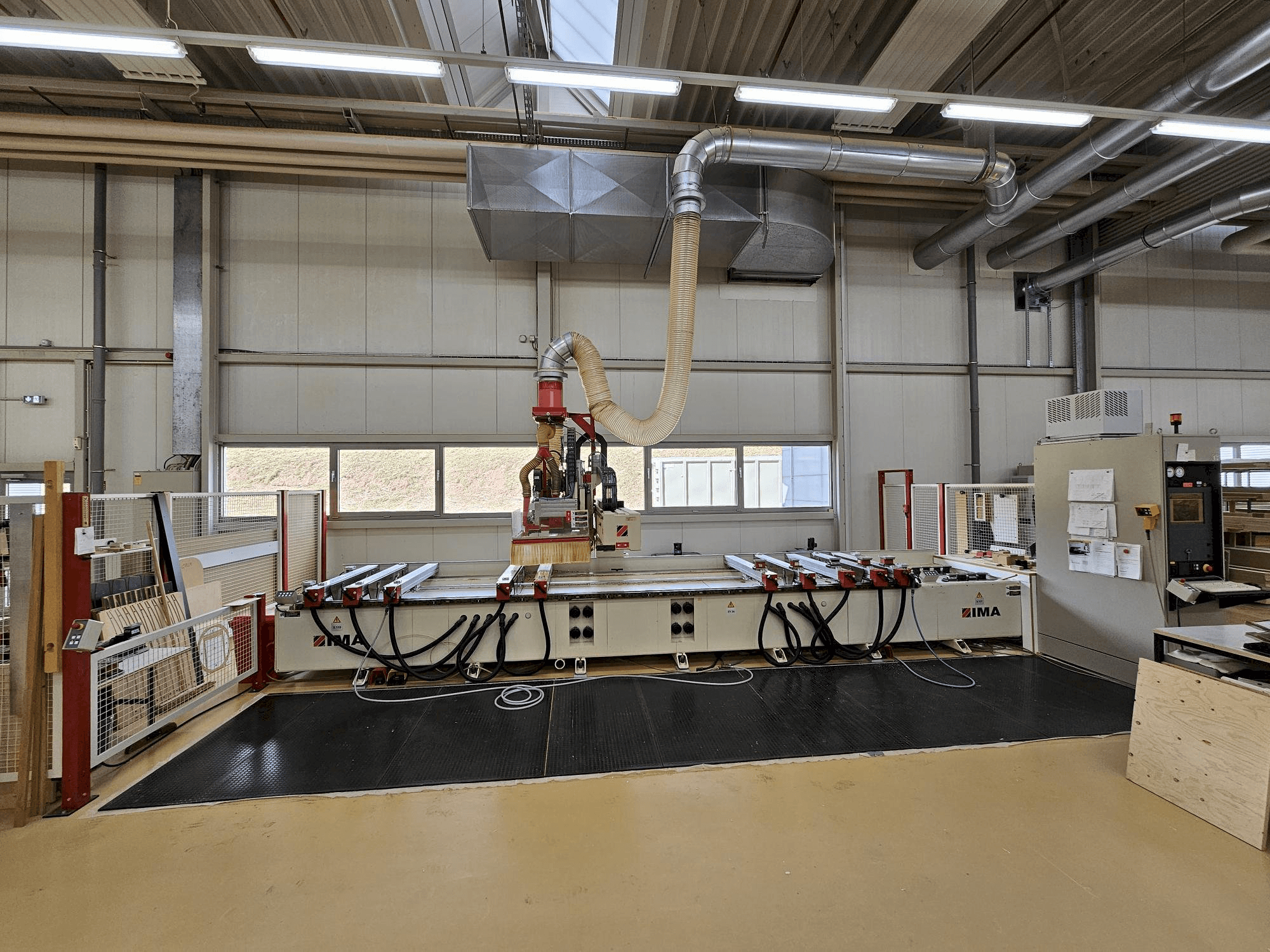 Vista frontale della macchina IMA BIMA/410/120/600