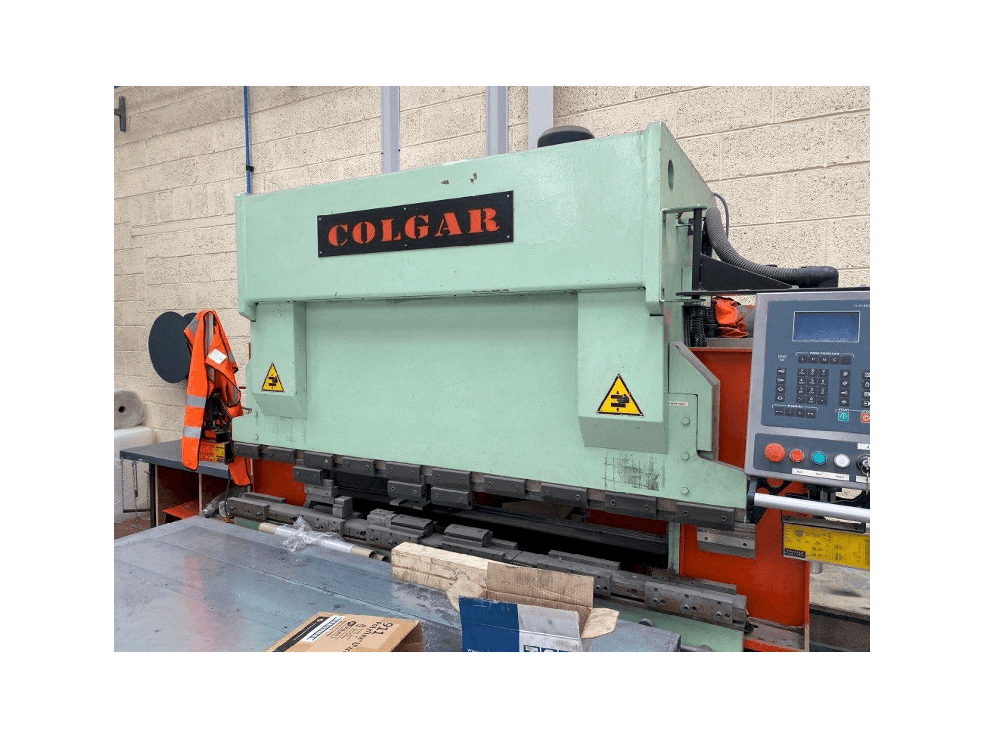 Vista frontale della macchina Colgar PI 316/21