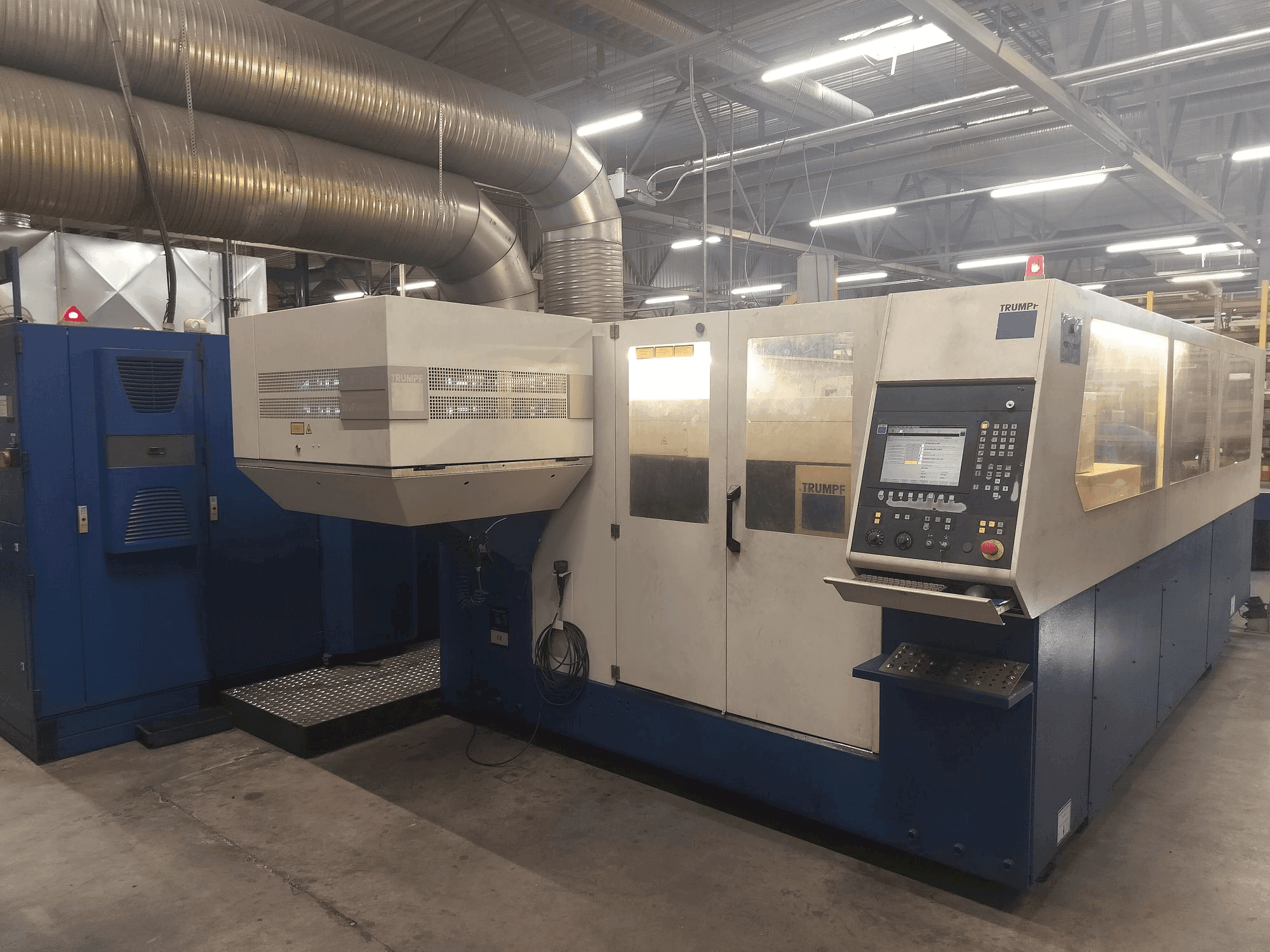 Vista frontale della macchina TRUMPF Trulaser 3030 (2008)