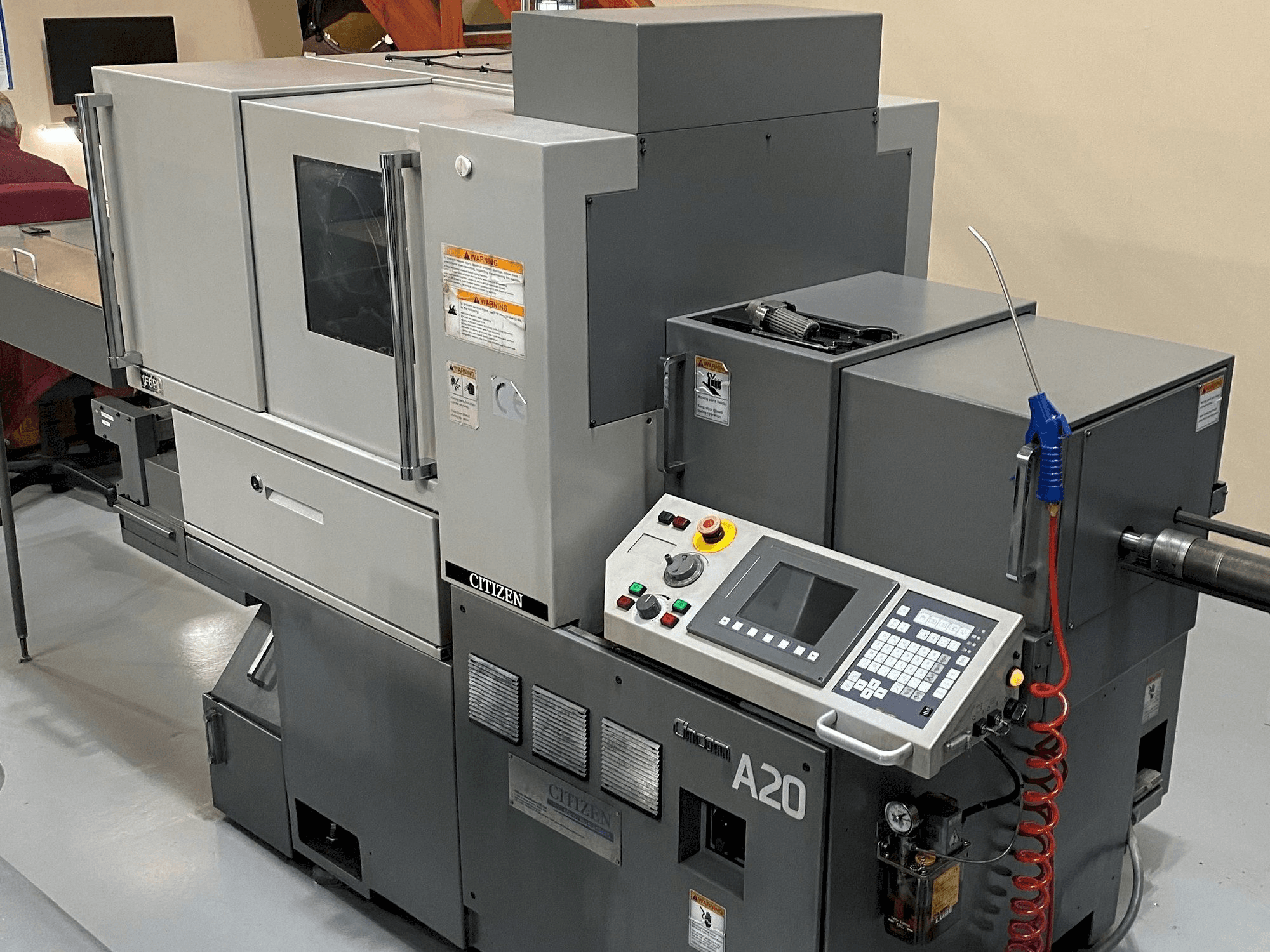 Vista frontale della macchina Citizen A20VIPL