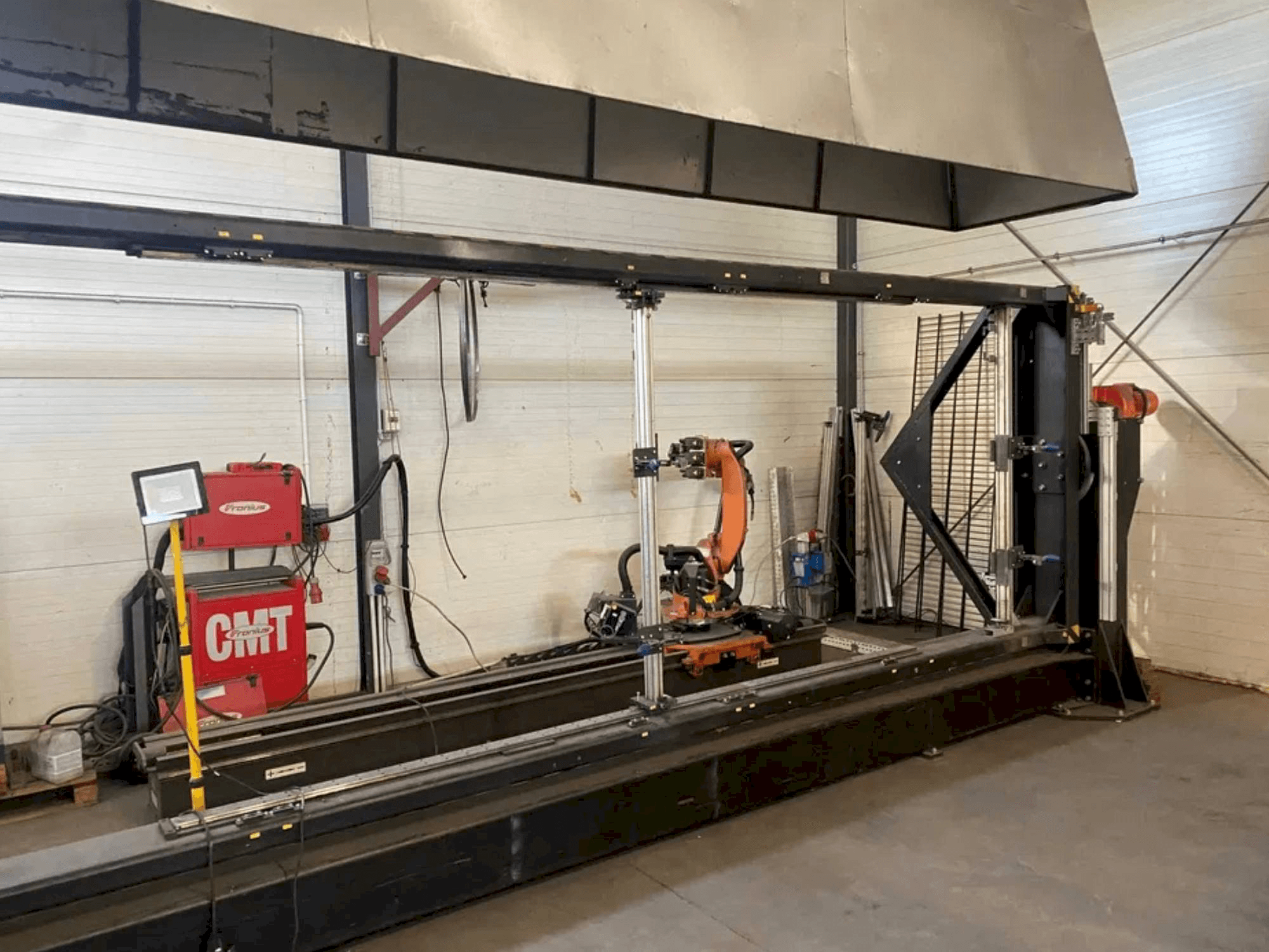 Vista frontale della macchina Kronos Kjellberg KR 16 L6 ARC-C