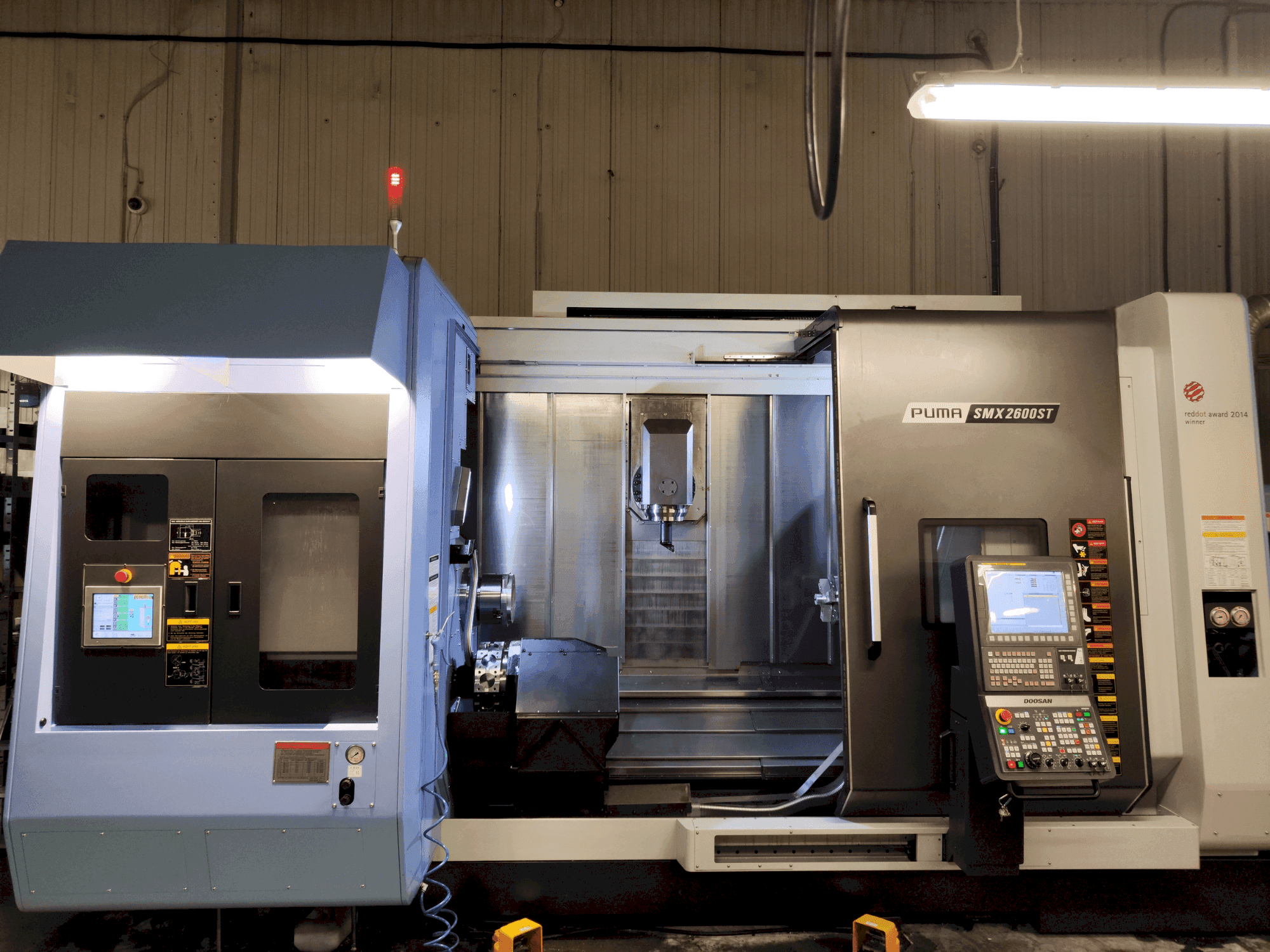 Vista frontale della macchina DOOSAN Puma SMX 2600 ST
