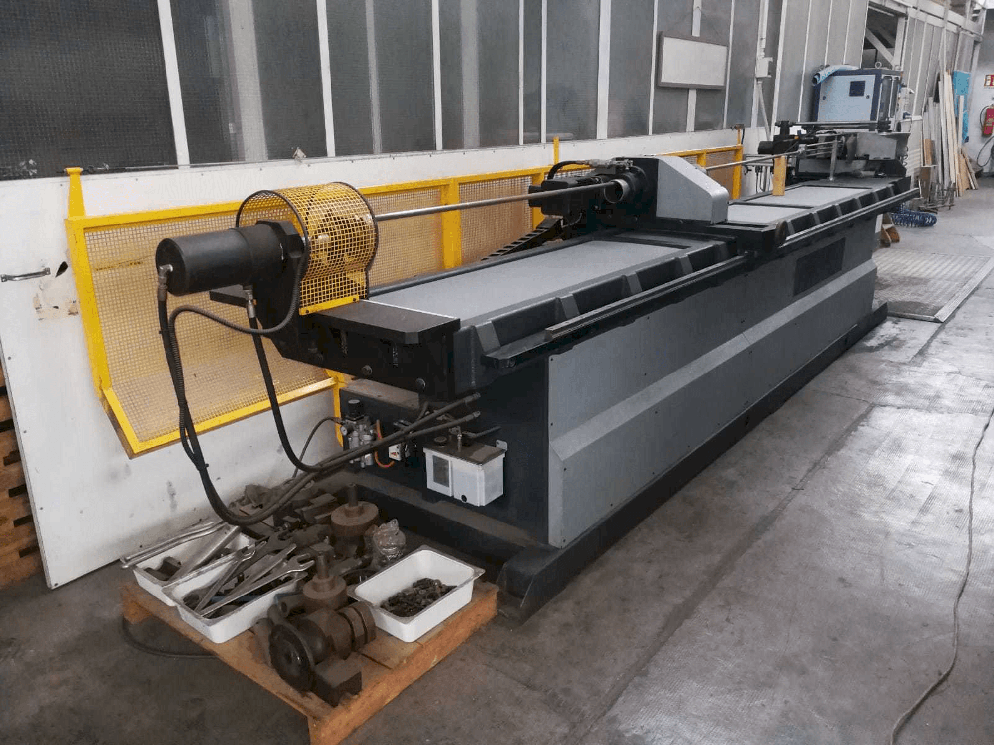 Vista frontale della macchina MACRI EURO 80 CN3PC