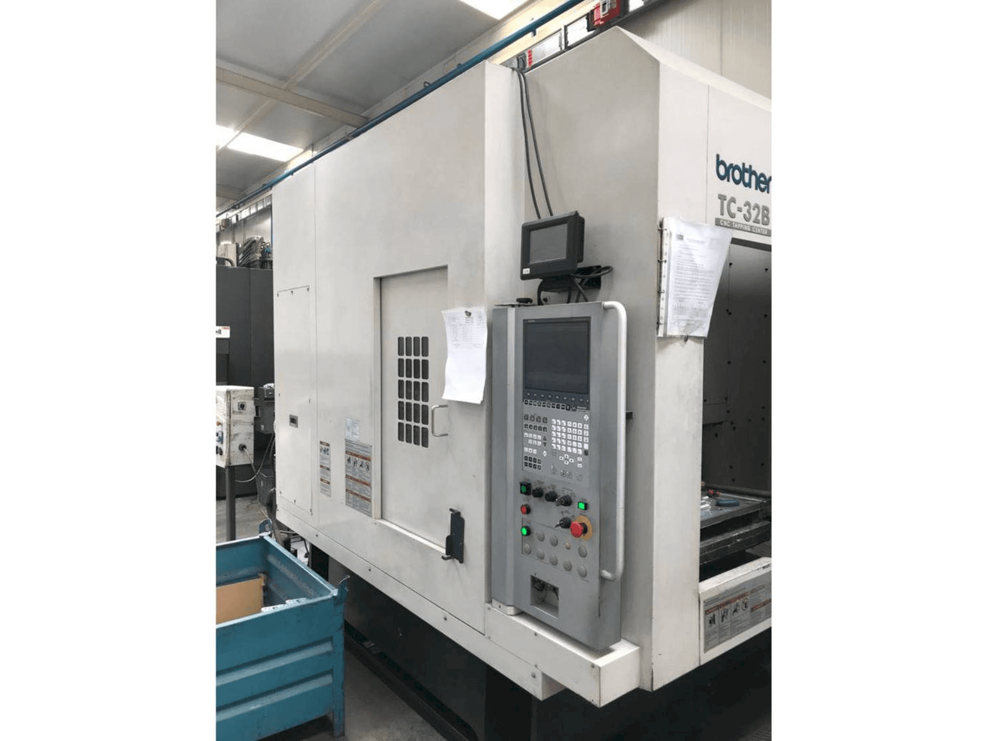 Vista frontale della macchina Brother TC-32BN QT