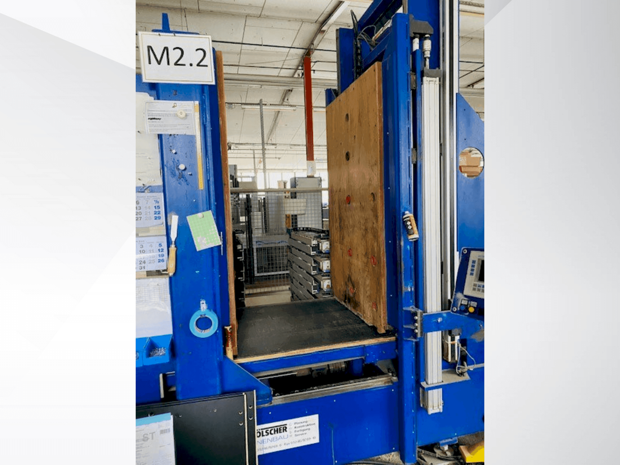 Vista frontale della macchina Hüttenhölscher Body Press