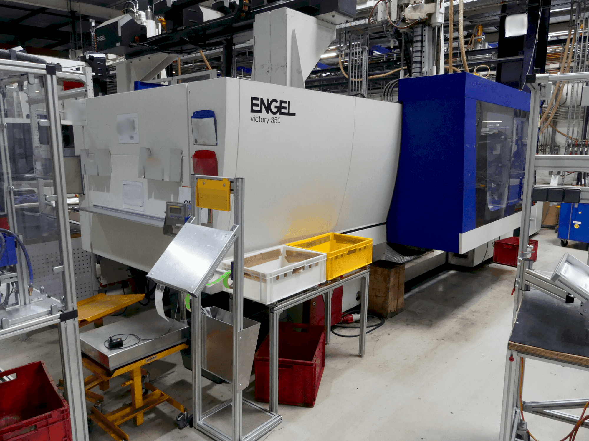 Vista frontale della macchina Engel Victory 2050H/650v/350 Combi