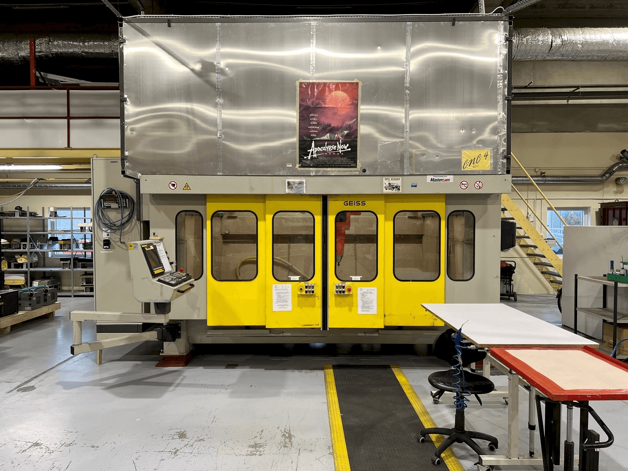 Vista frontale della macchina GEISS FZ 2000x1000