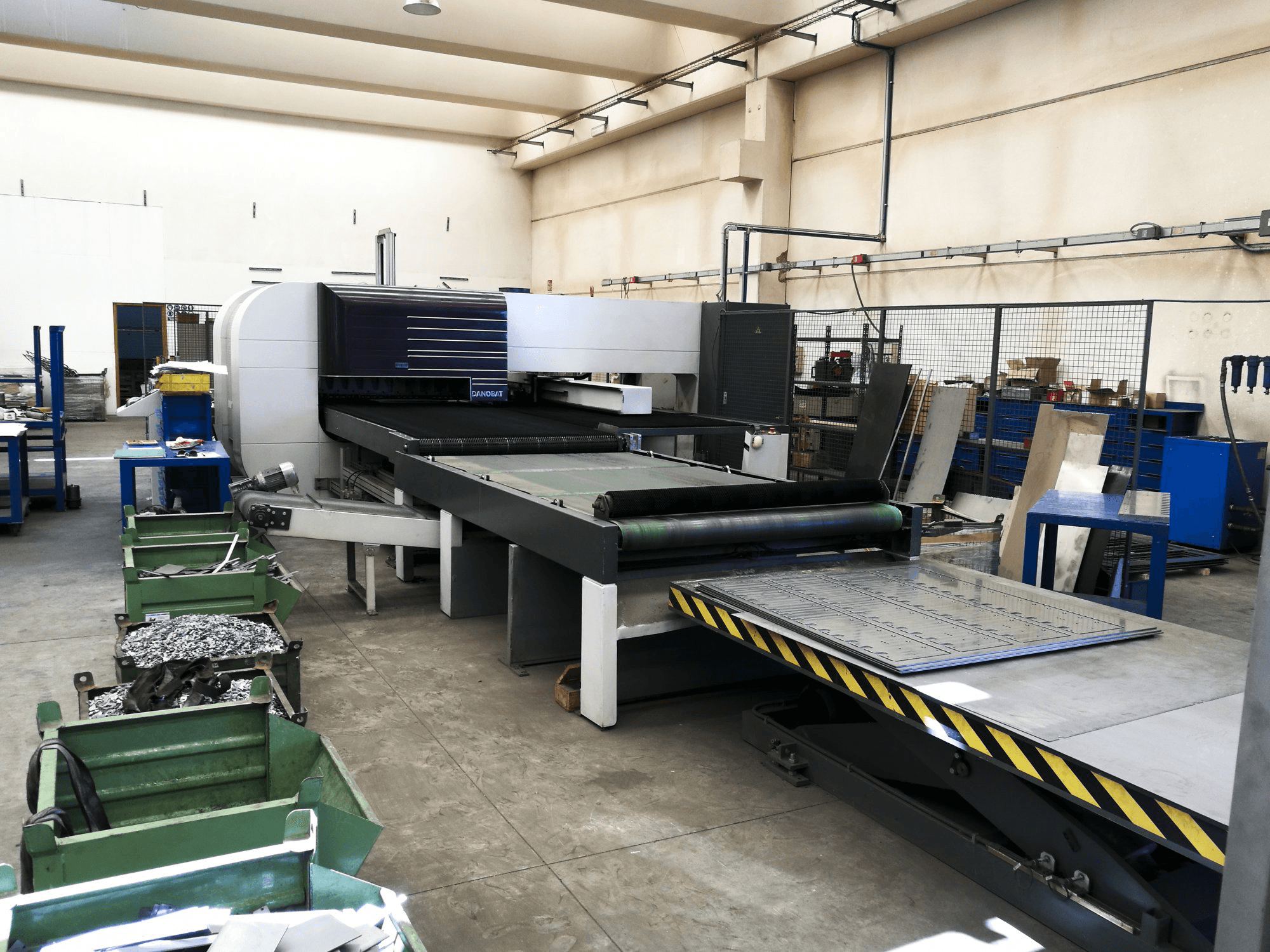 Vista lato sinistro della macchina DANOBAT Cupra 30