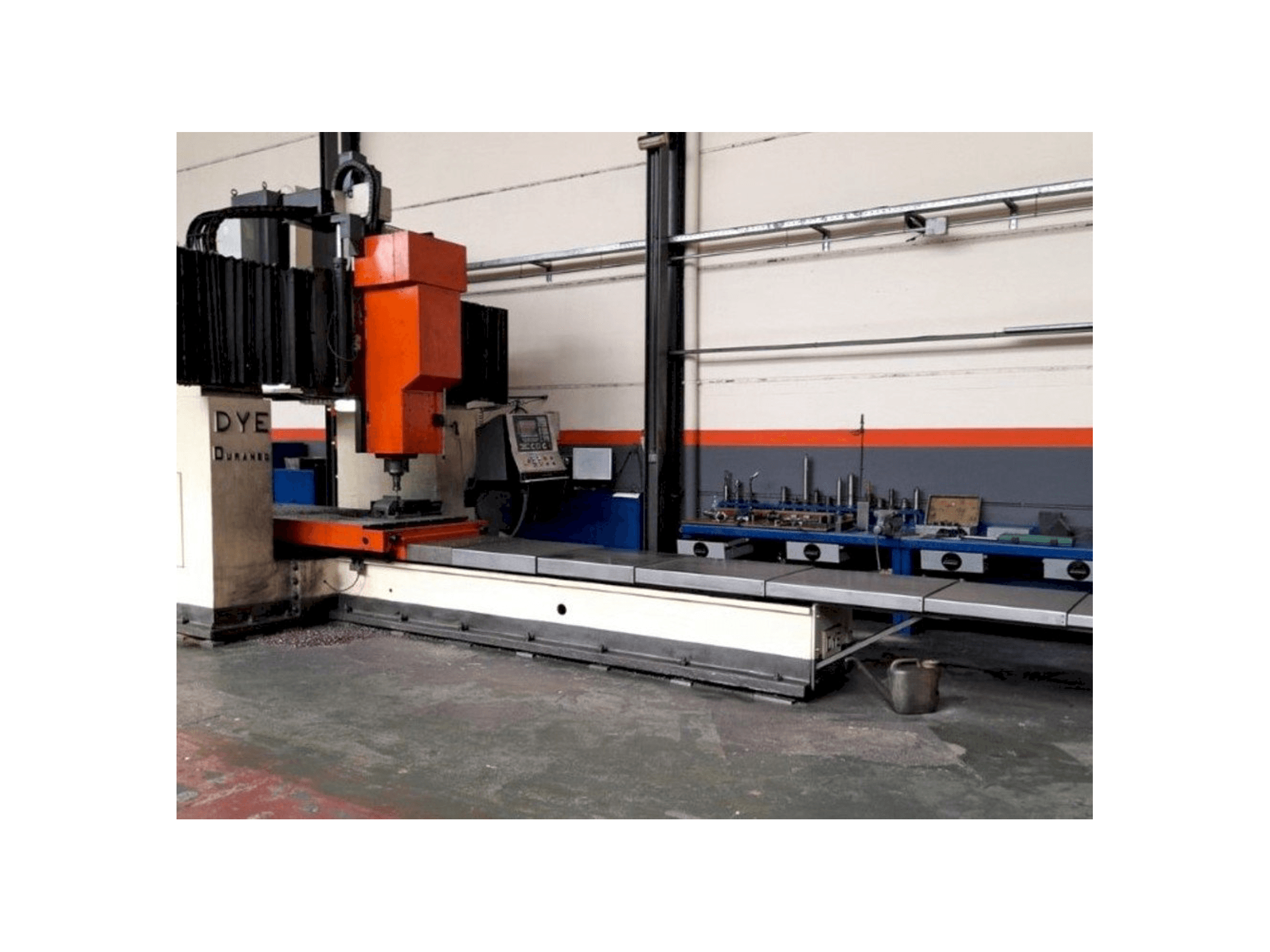 Vista frontale della macchina DYE FD-3600