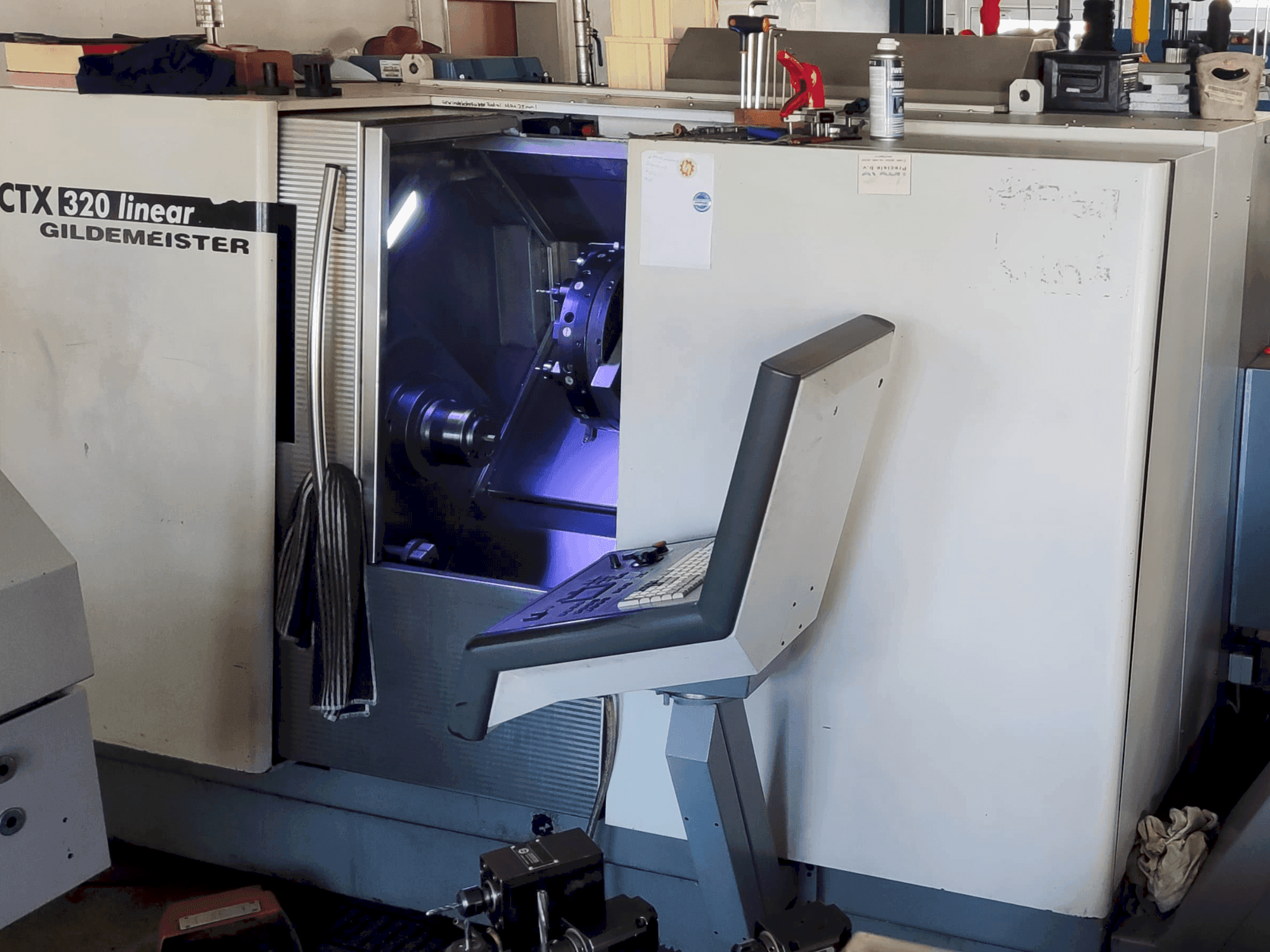 Vista frontale della macchina DMG GILDEMEISTER CTX 320 linear V3