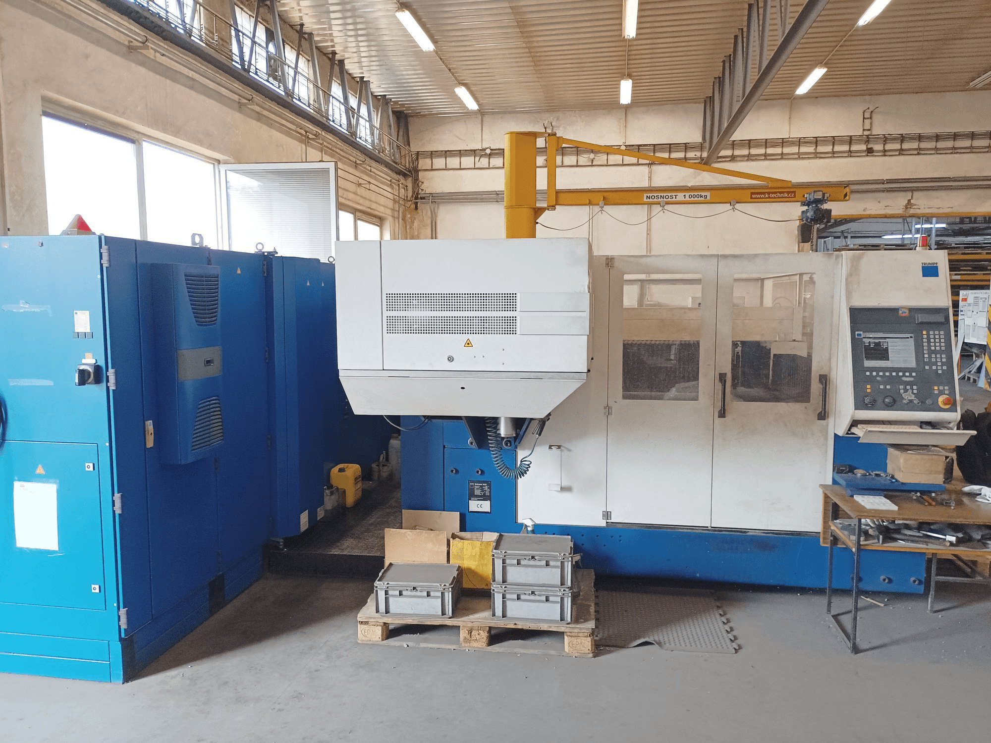Vista frontale della macchina TRUMPF Trulaser 3030