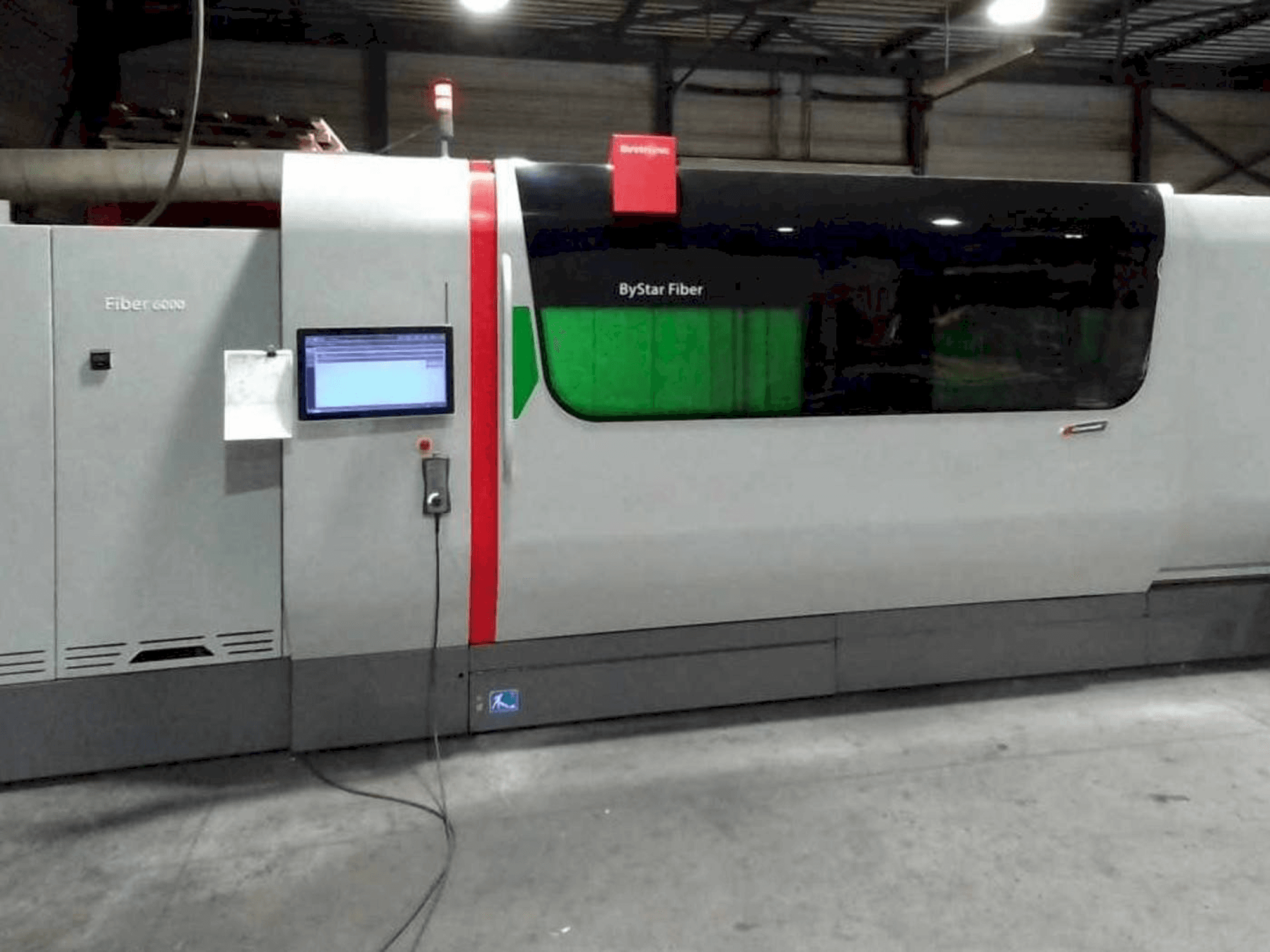 Vista frontale della macchina Bystronic Bystar 3015 6KW Fiber