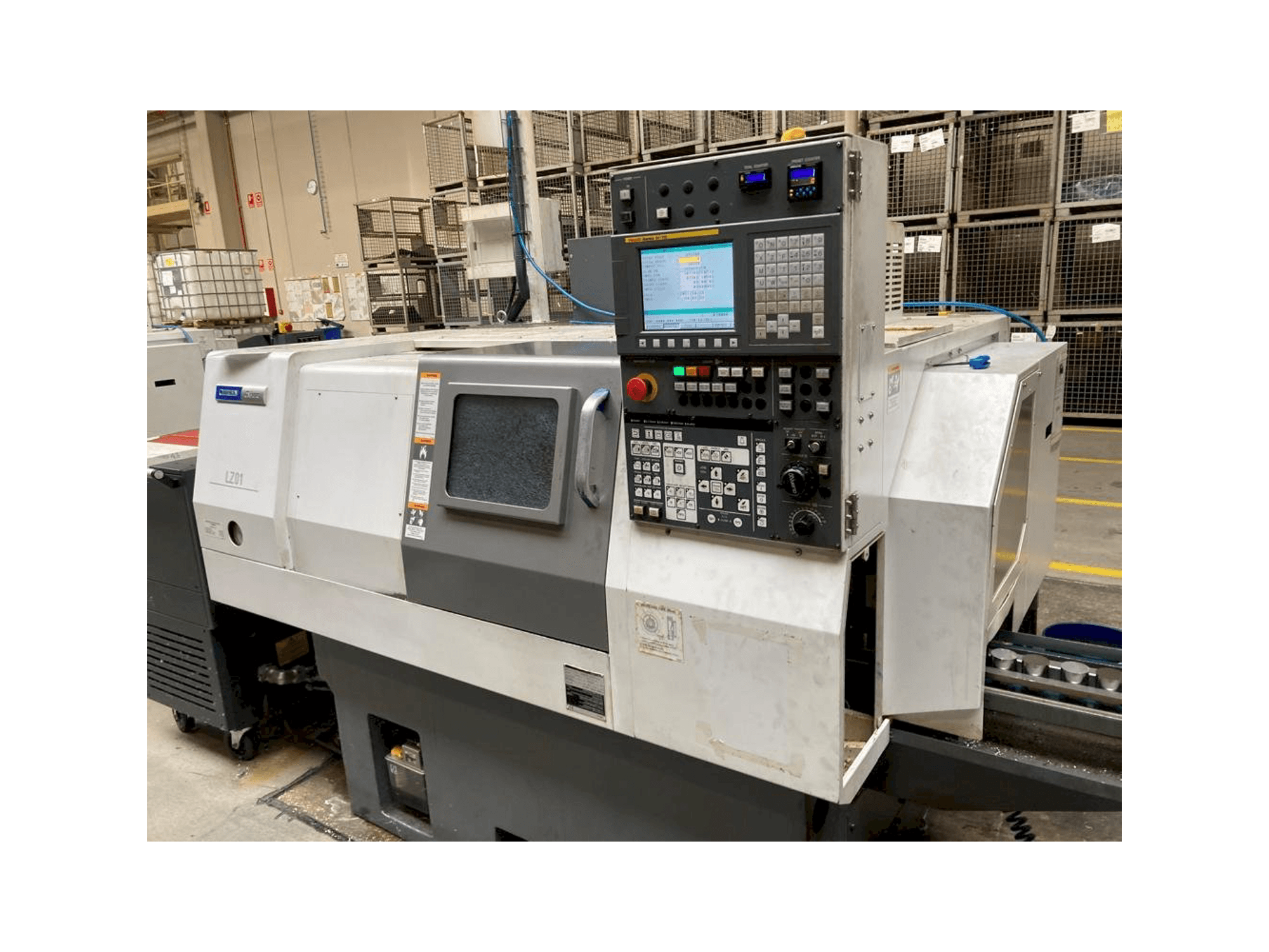 Vista frontale della macchina Miyano LZ-01RY2