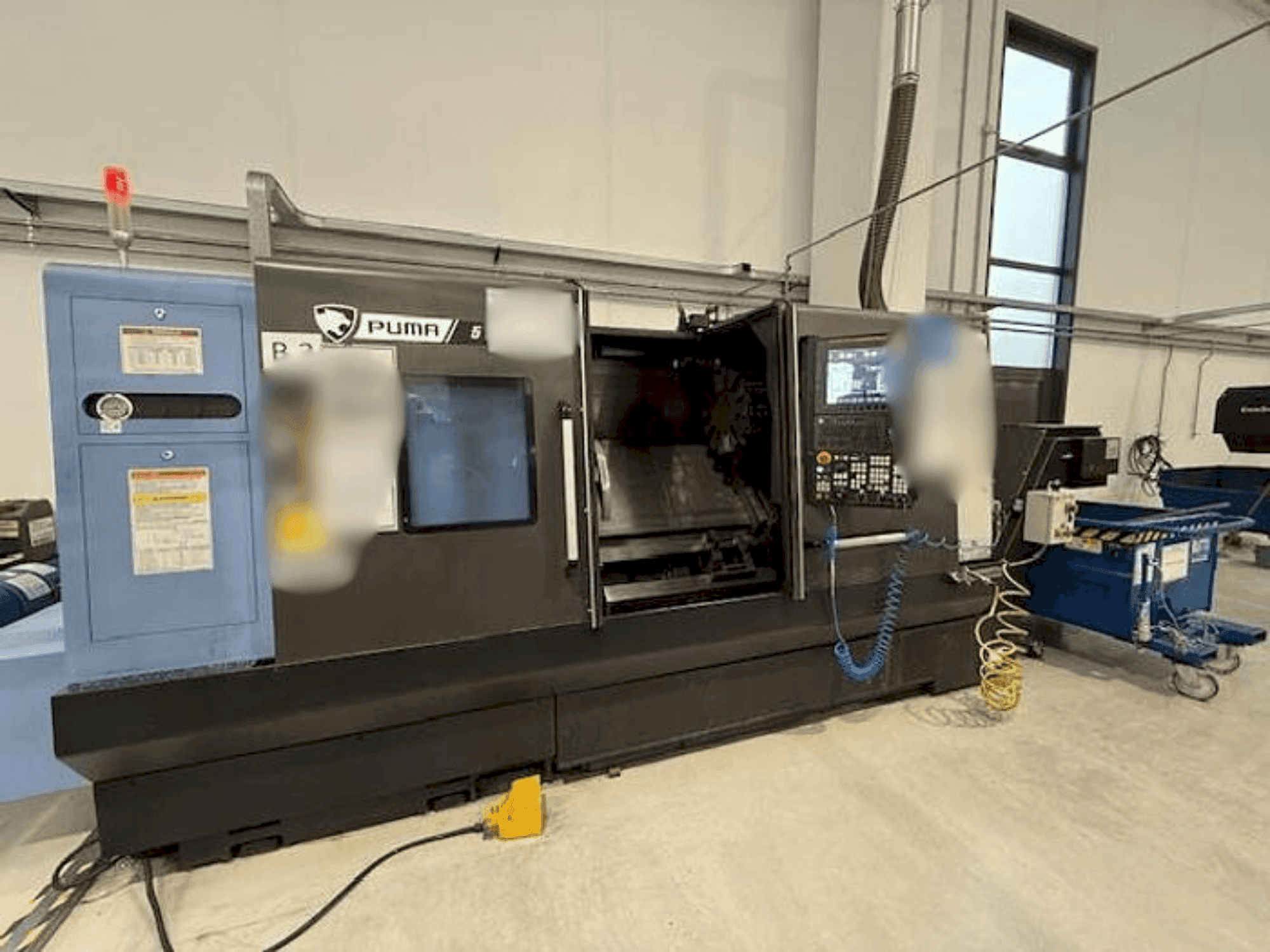 Vista frontale della macchina DOOSAN PUMA 5100A