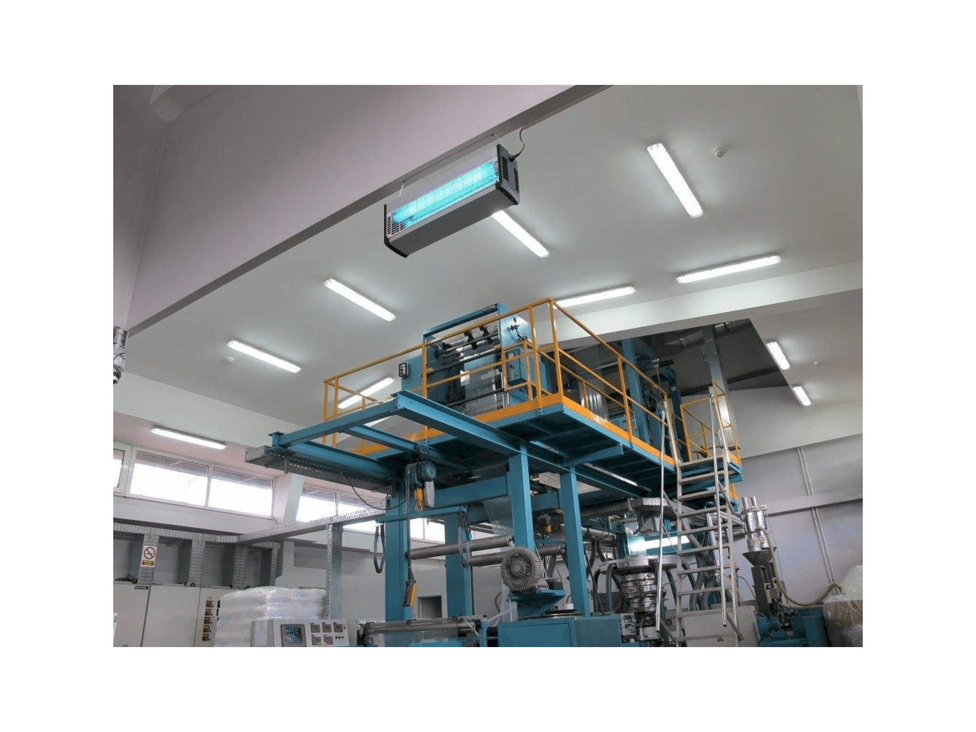 Vista frontale della macchina BARMAG BF 12/4.5 - 800 AK