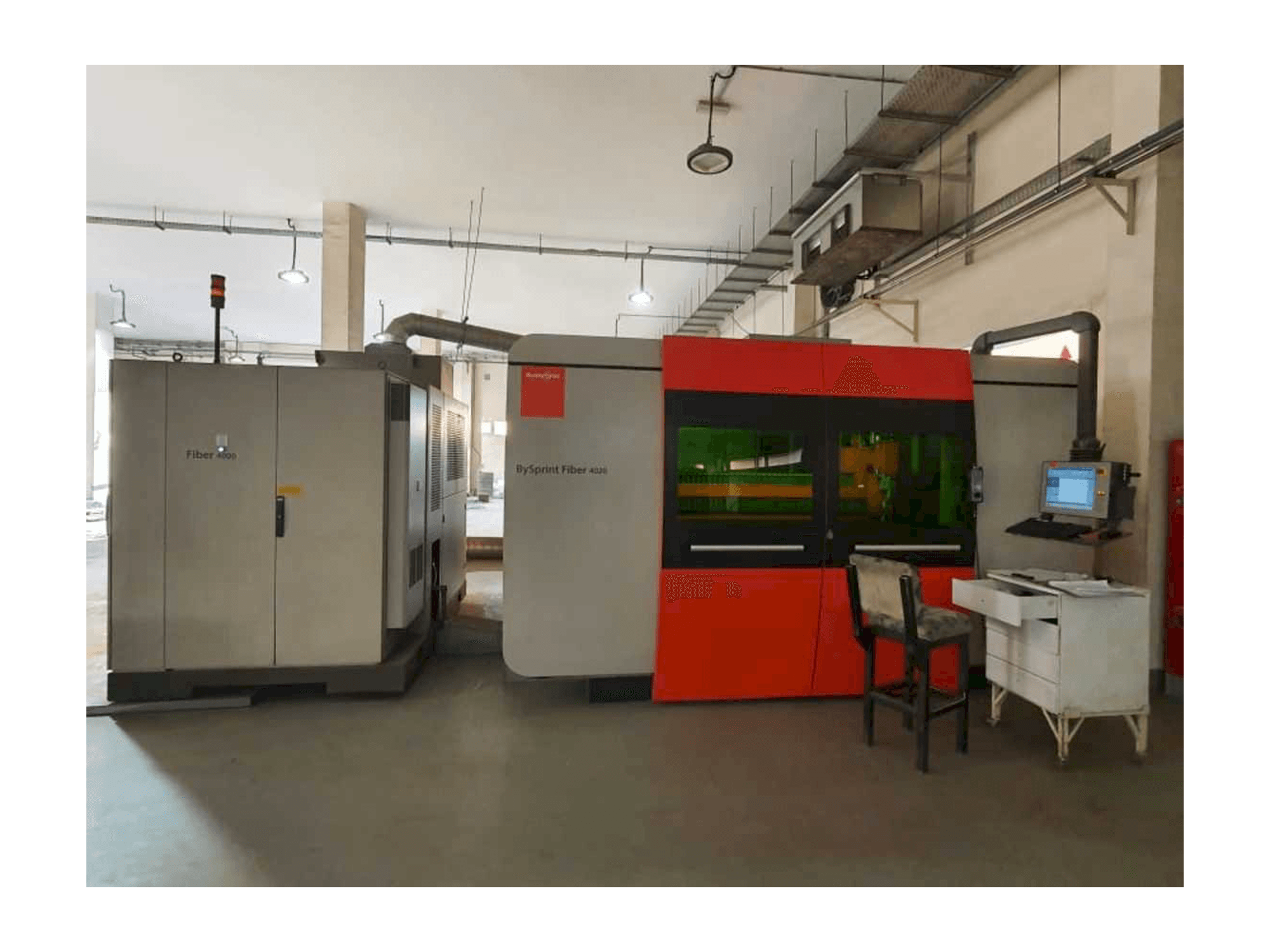 Vista frontale della macchina Bystronic BySprint Fiber 4020