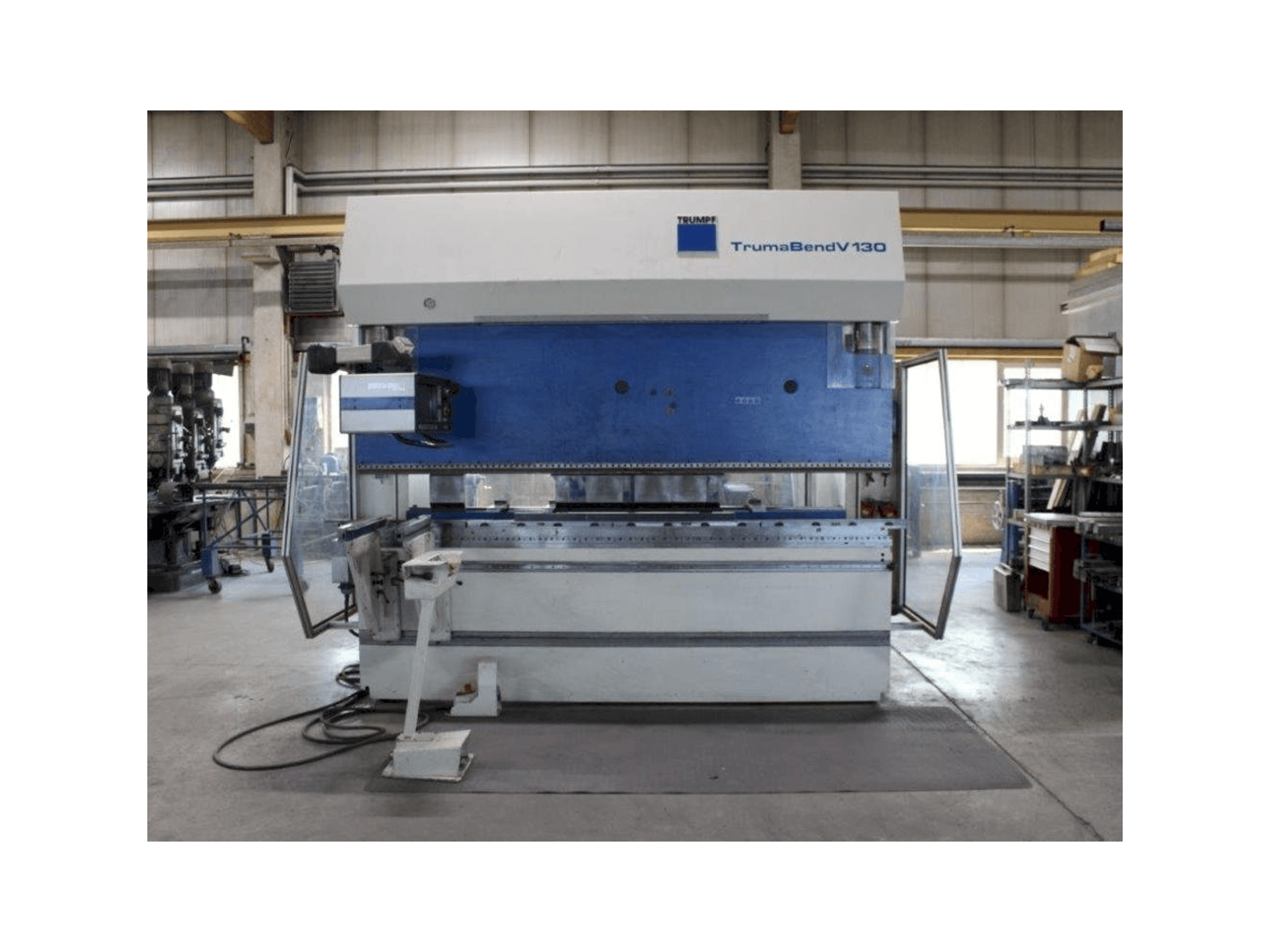 Vista frontale della macchina Trumpf TrumaBend V130