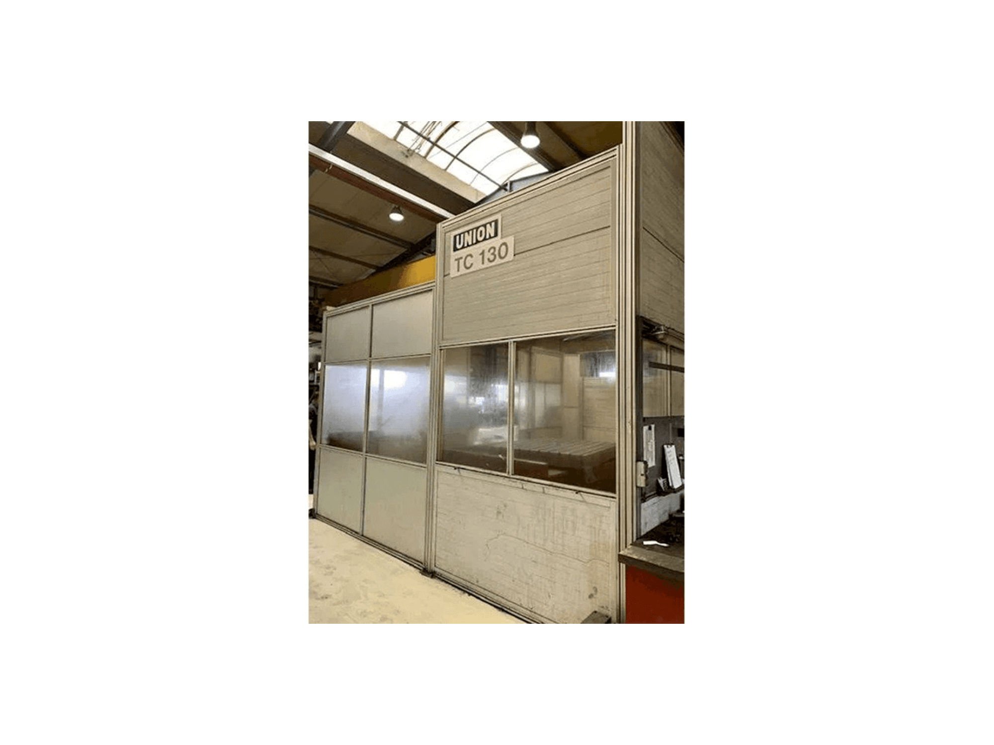 Vista frontale della macchina UNION TC 130