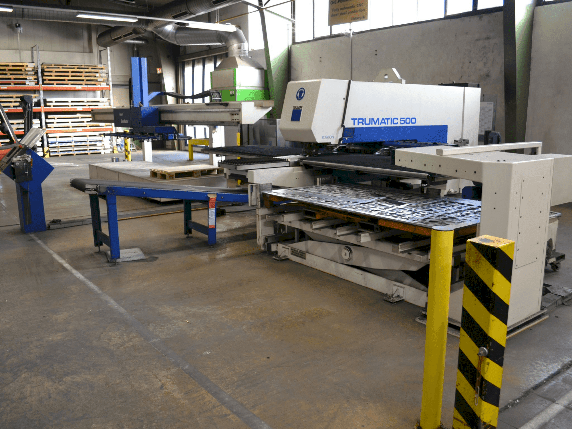 Vista frontale della macchina TRUMPF Trumatic 500
