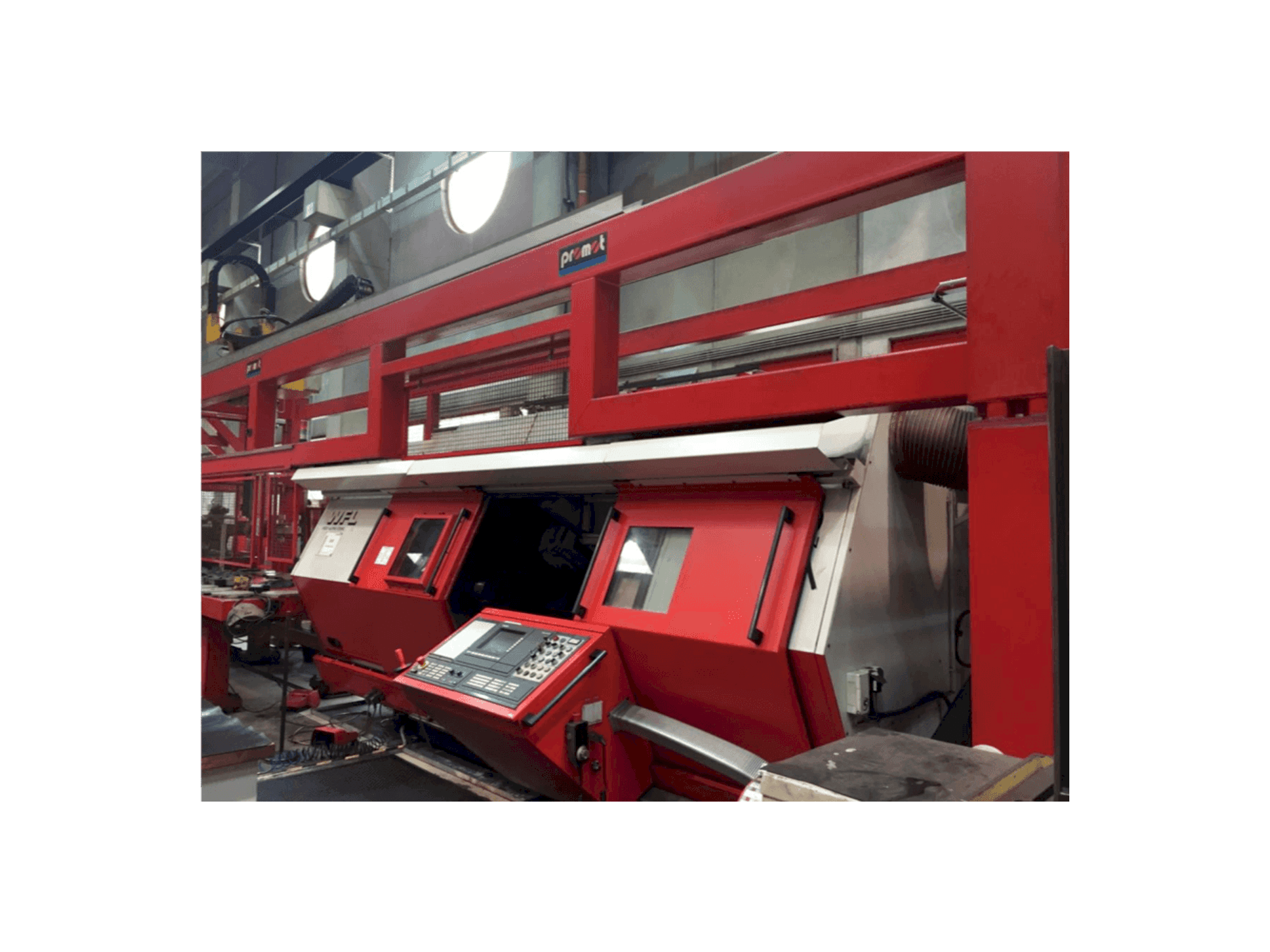 Vista frontale della macchina WFL M50