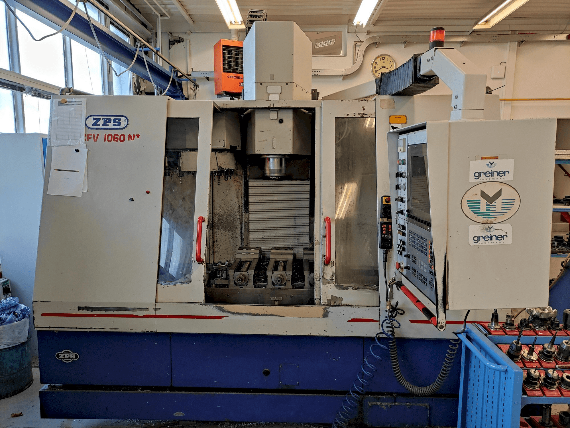 Vista frontale della macchina ZPS MCFV 1060 NT