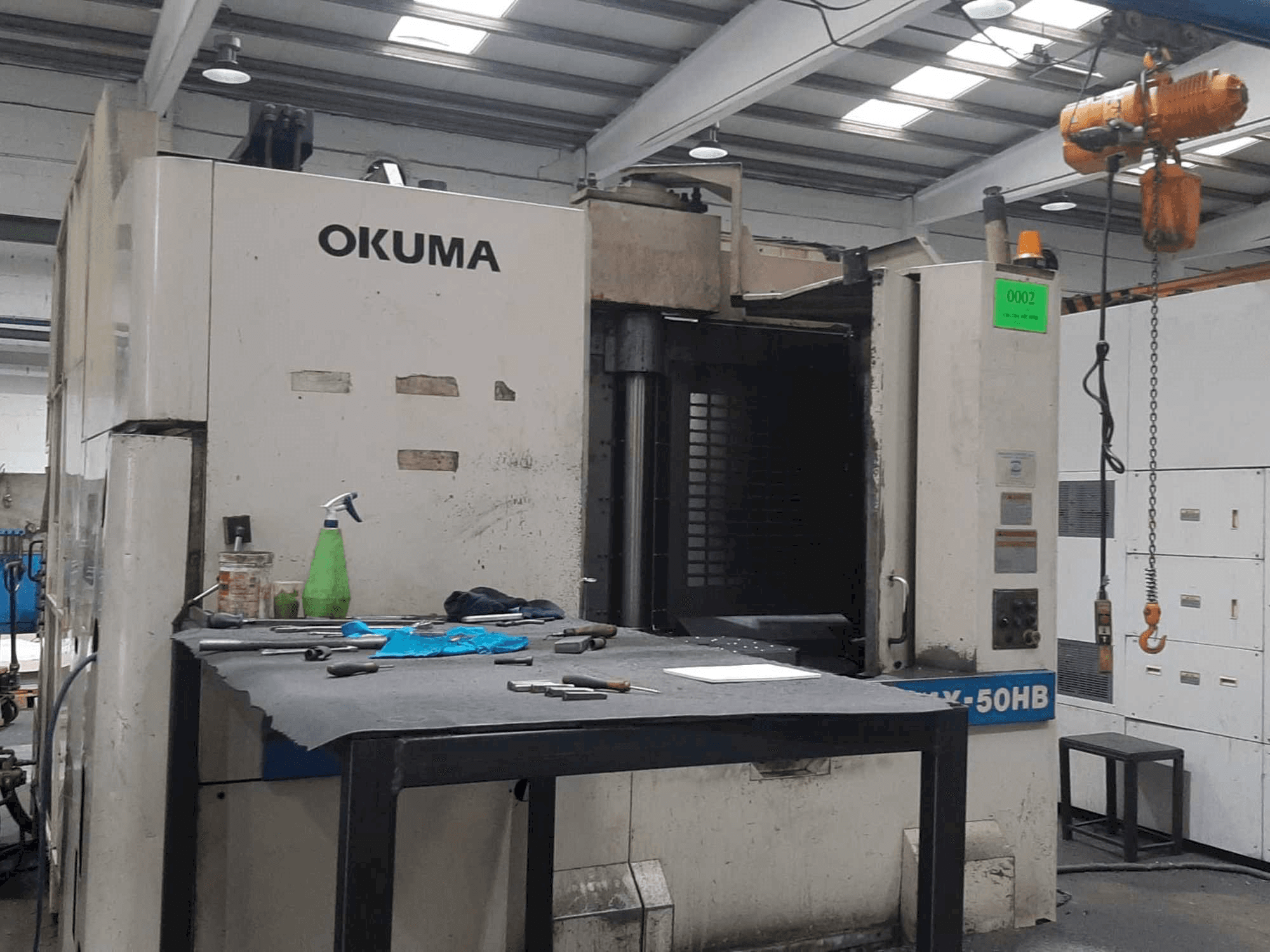 Vista frontale della macchina Okuma MX-50HB